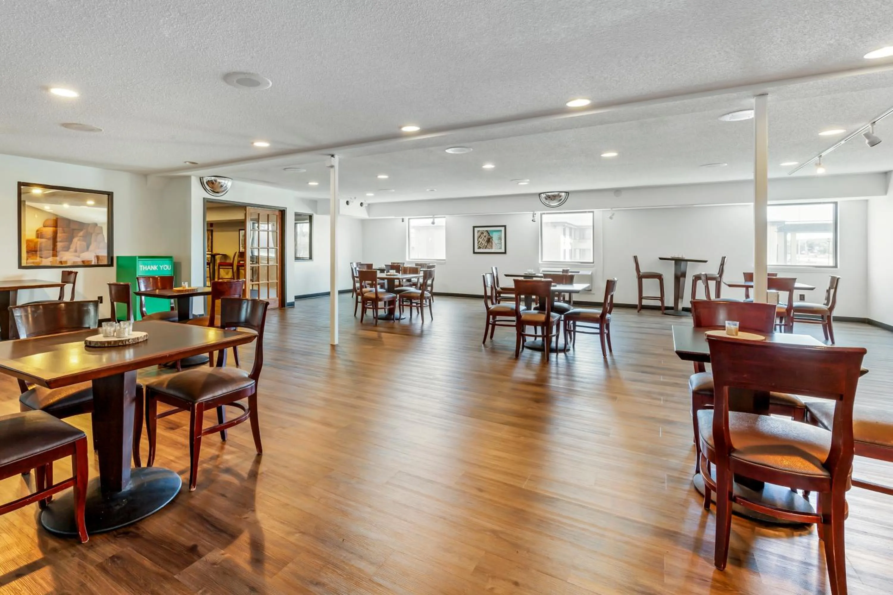 Polynesian Hotel & Suites