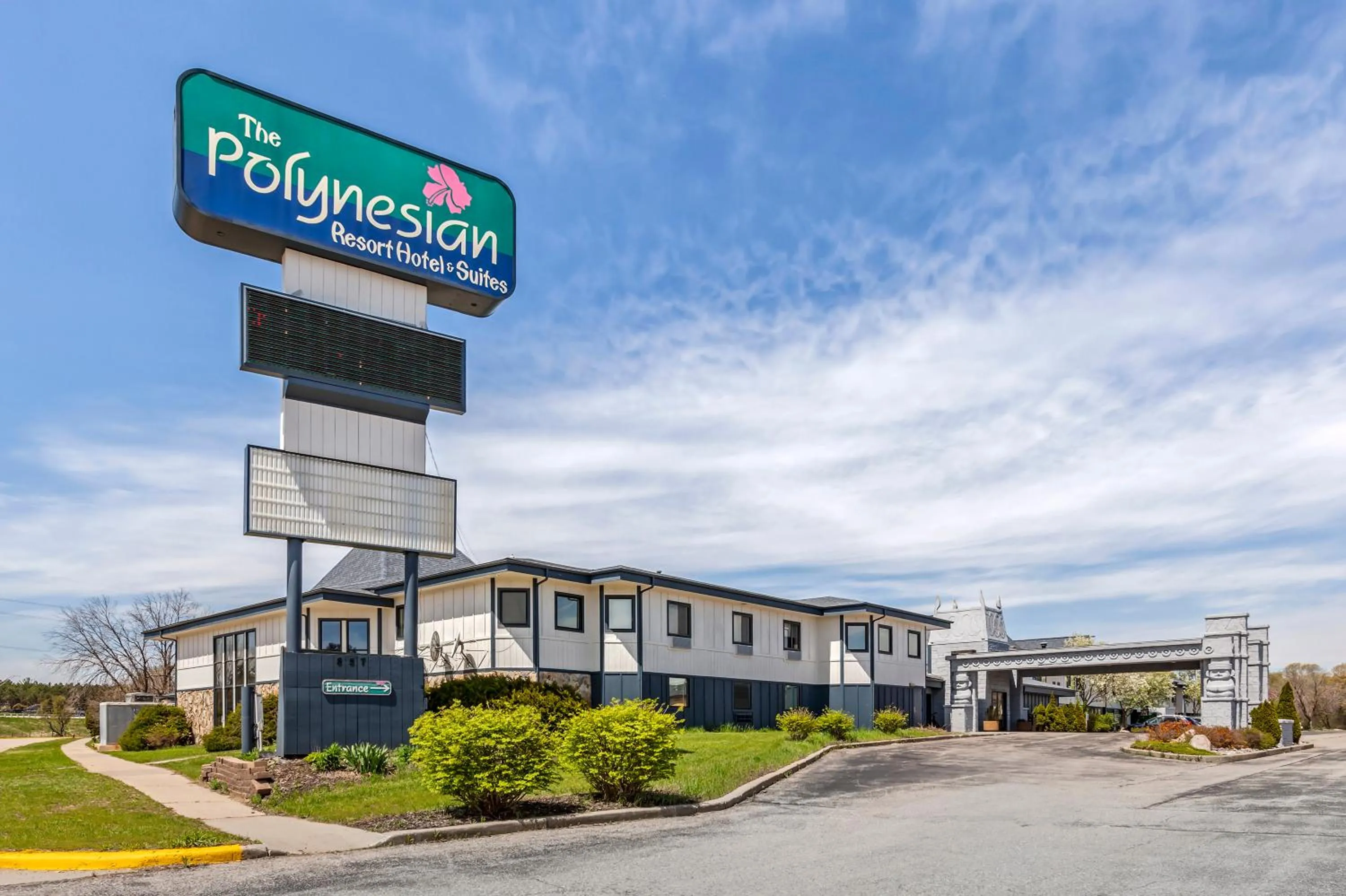 Property building in Polynesian Hotel & Suites