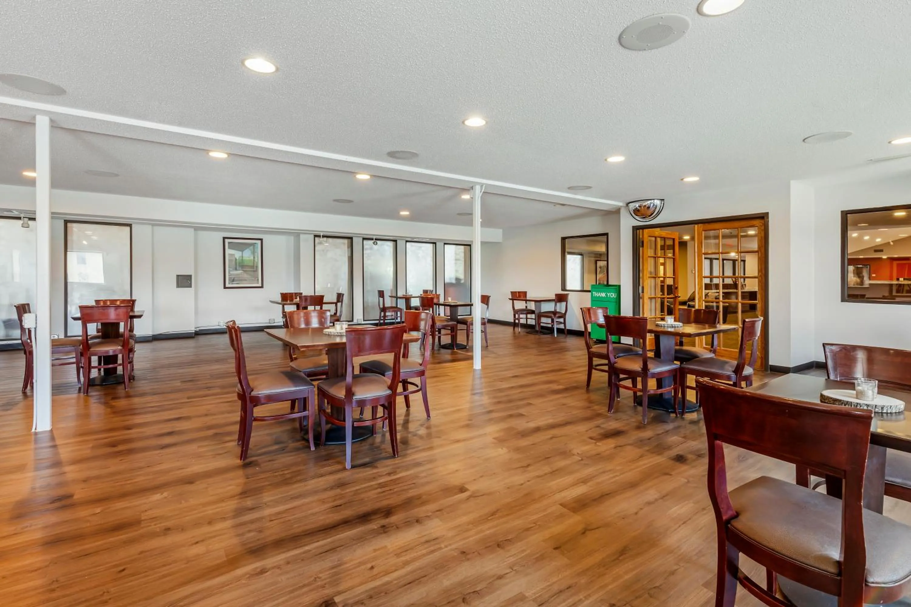 Polynesian Hotel & Suites