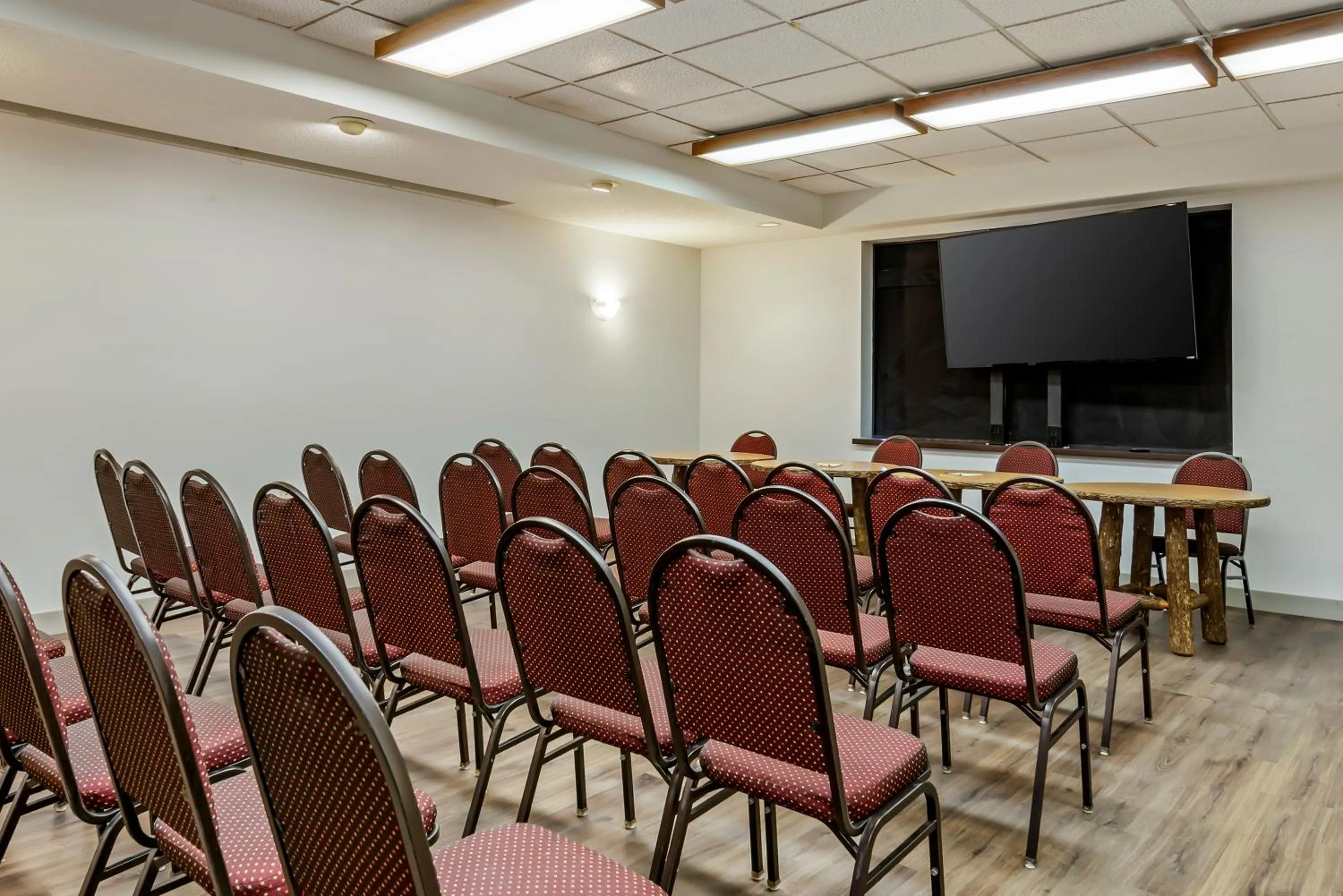 Polynesian Hotel & Suites