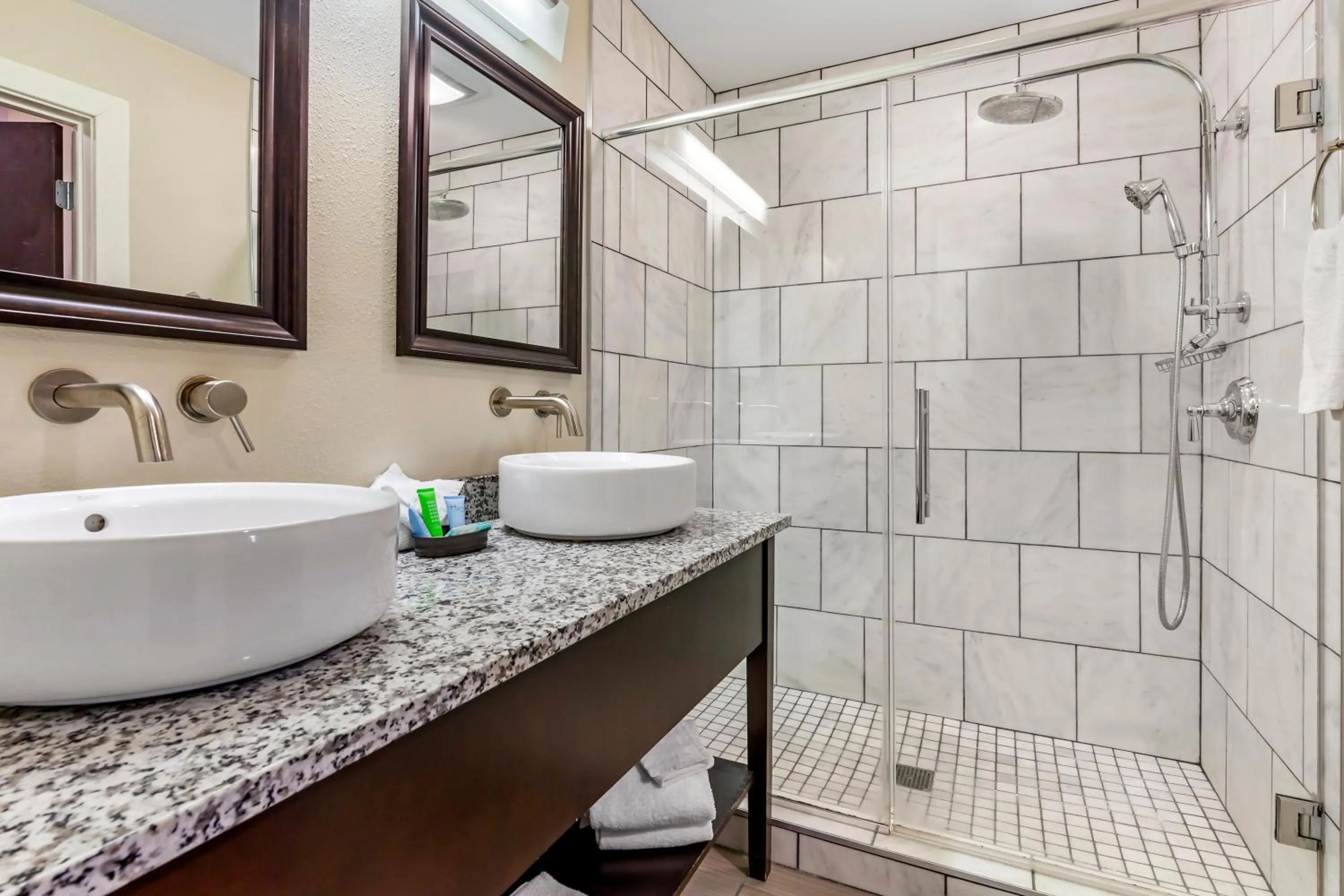 Bathroom in Polynesian Hotel & Suites