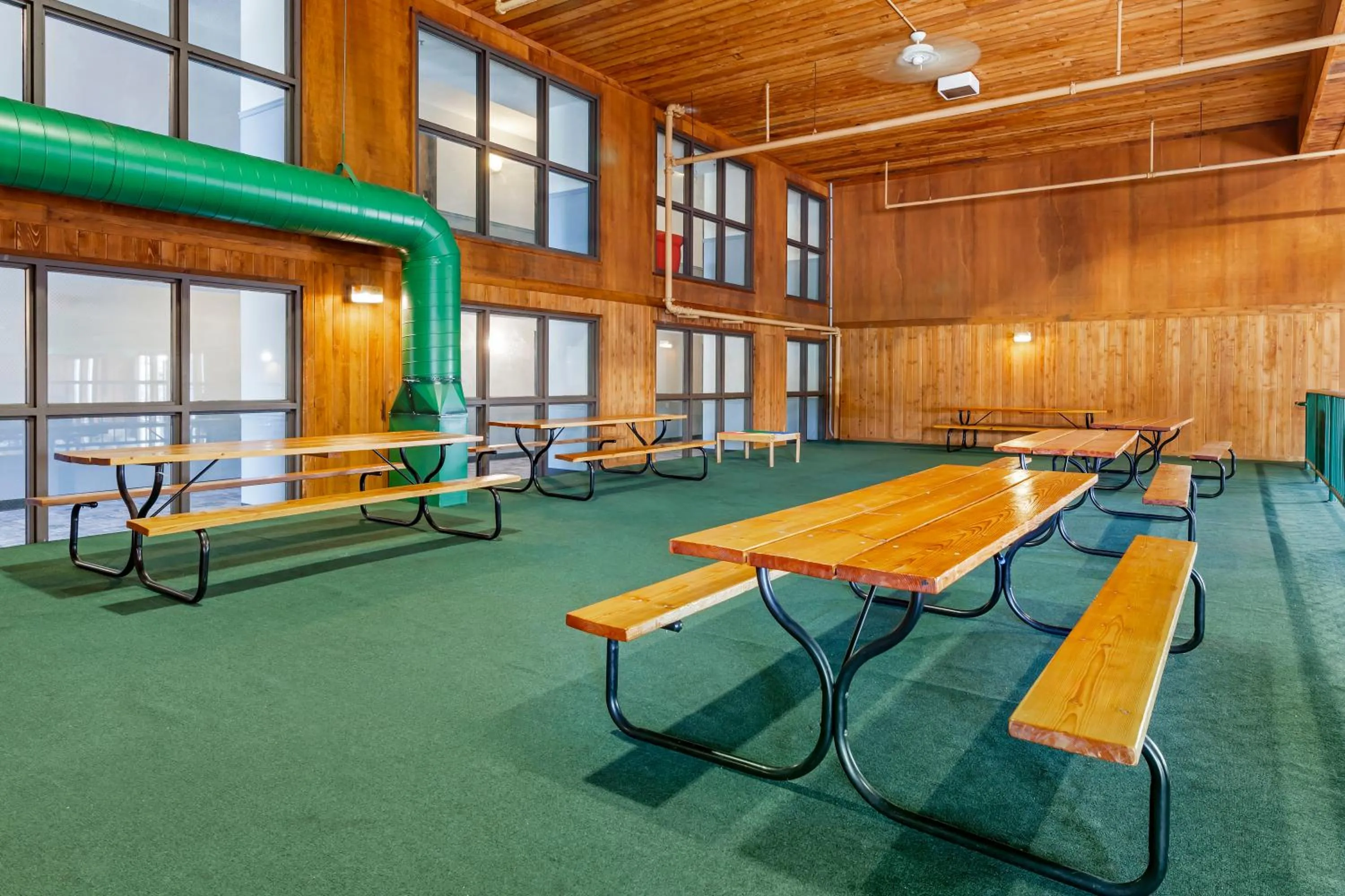 Polynesian Hotel & Suites