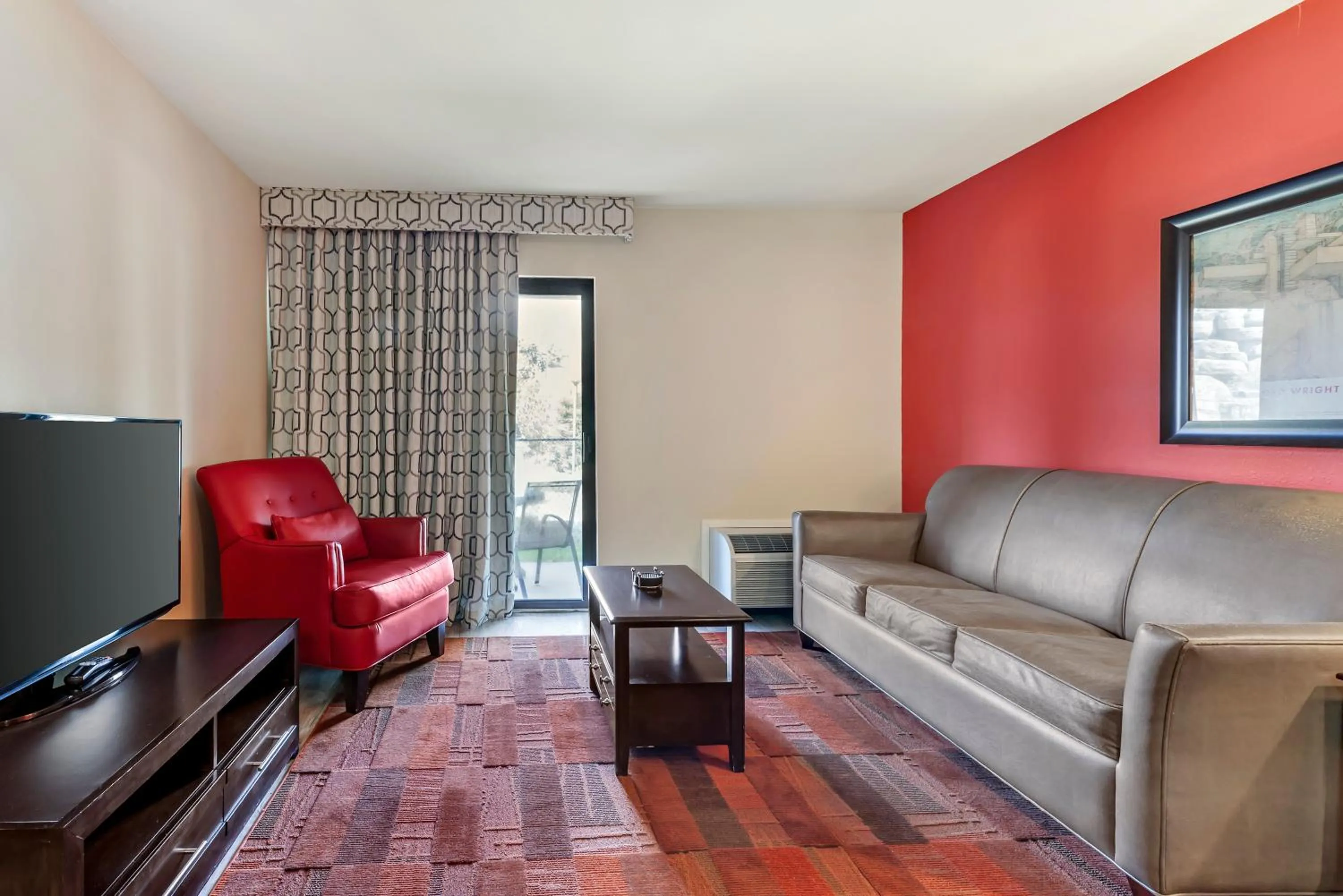 Polynesian Hotel & Suites