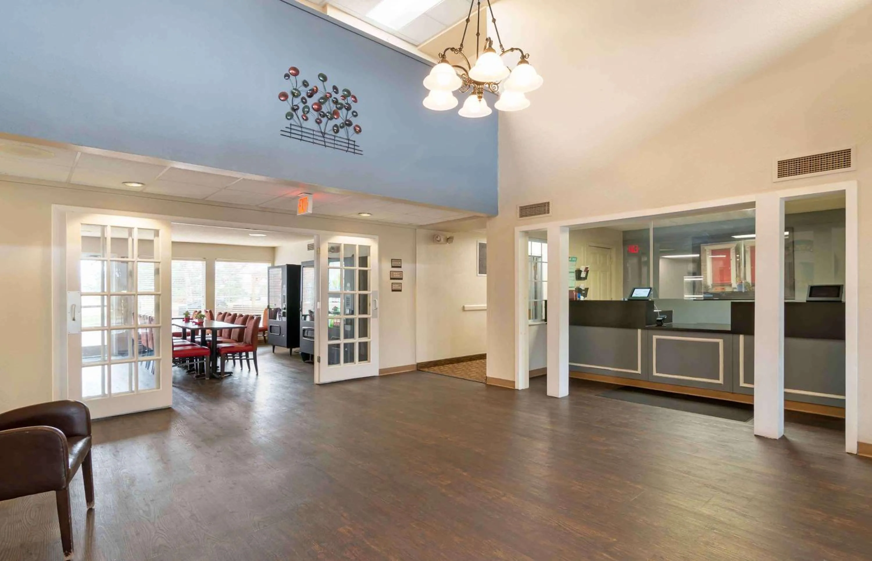 Lobby or reception in Extended Stay America Suites - Kansas City - Airport - Tiffany Springs