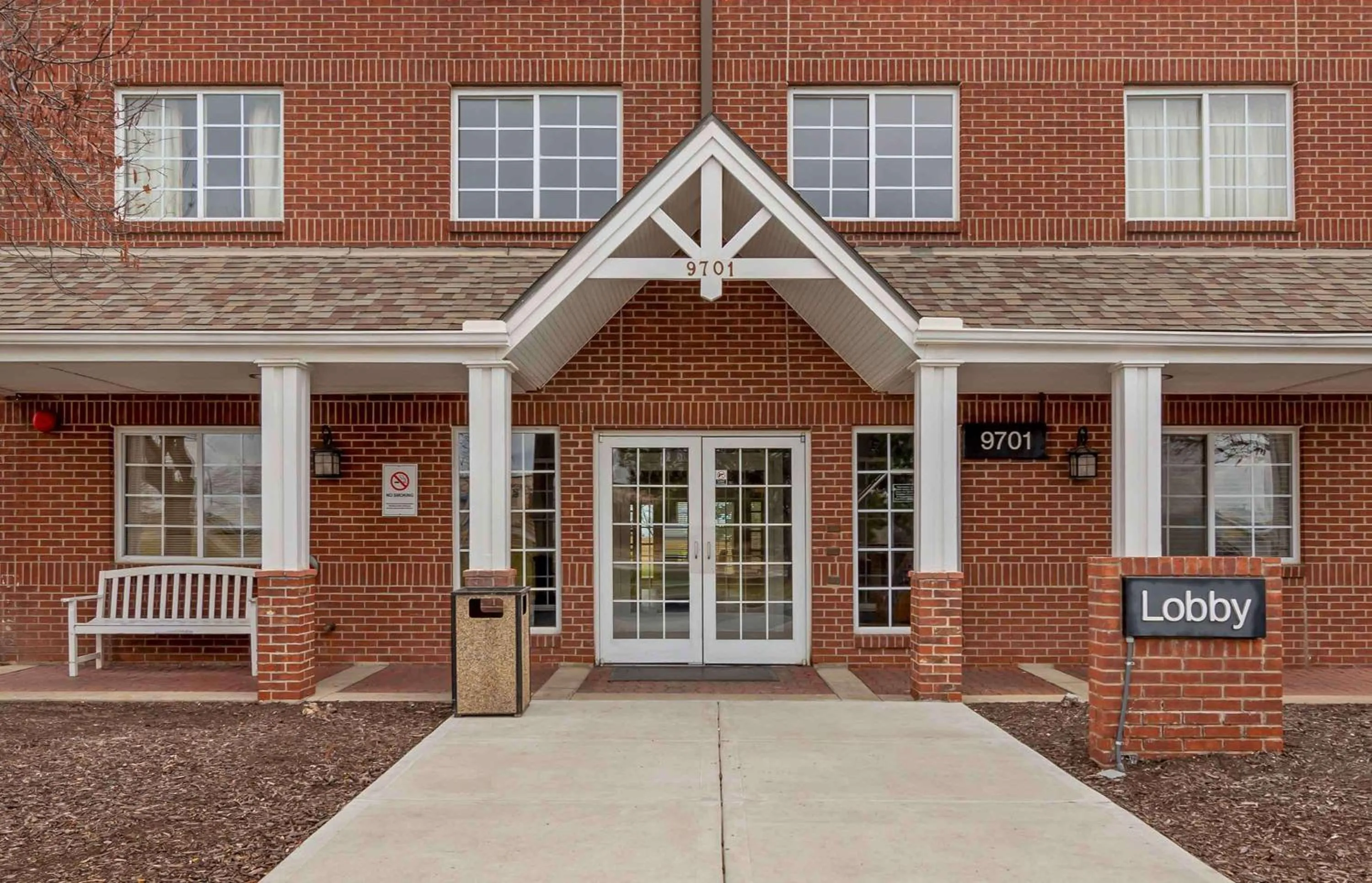 Property building in Extended Stay America Suites - Kansas City - Airport - Tiffany Springs