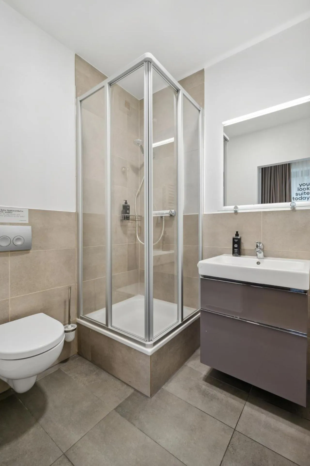 Shower in Limehome Munich Fritz-Erler Str