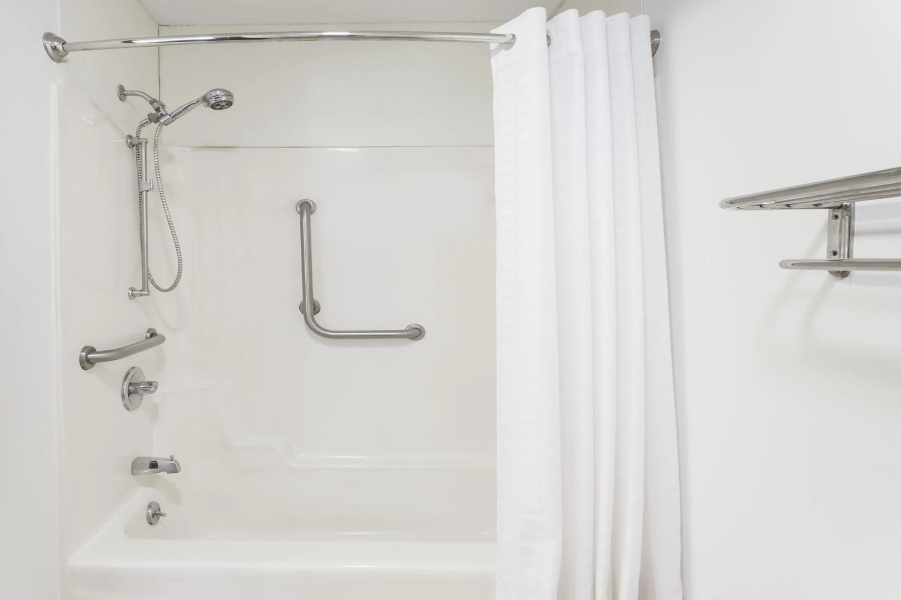 Shower in Super 8 by Wyndham Dixon