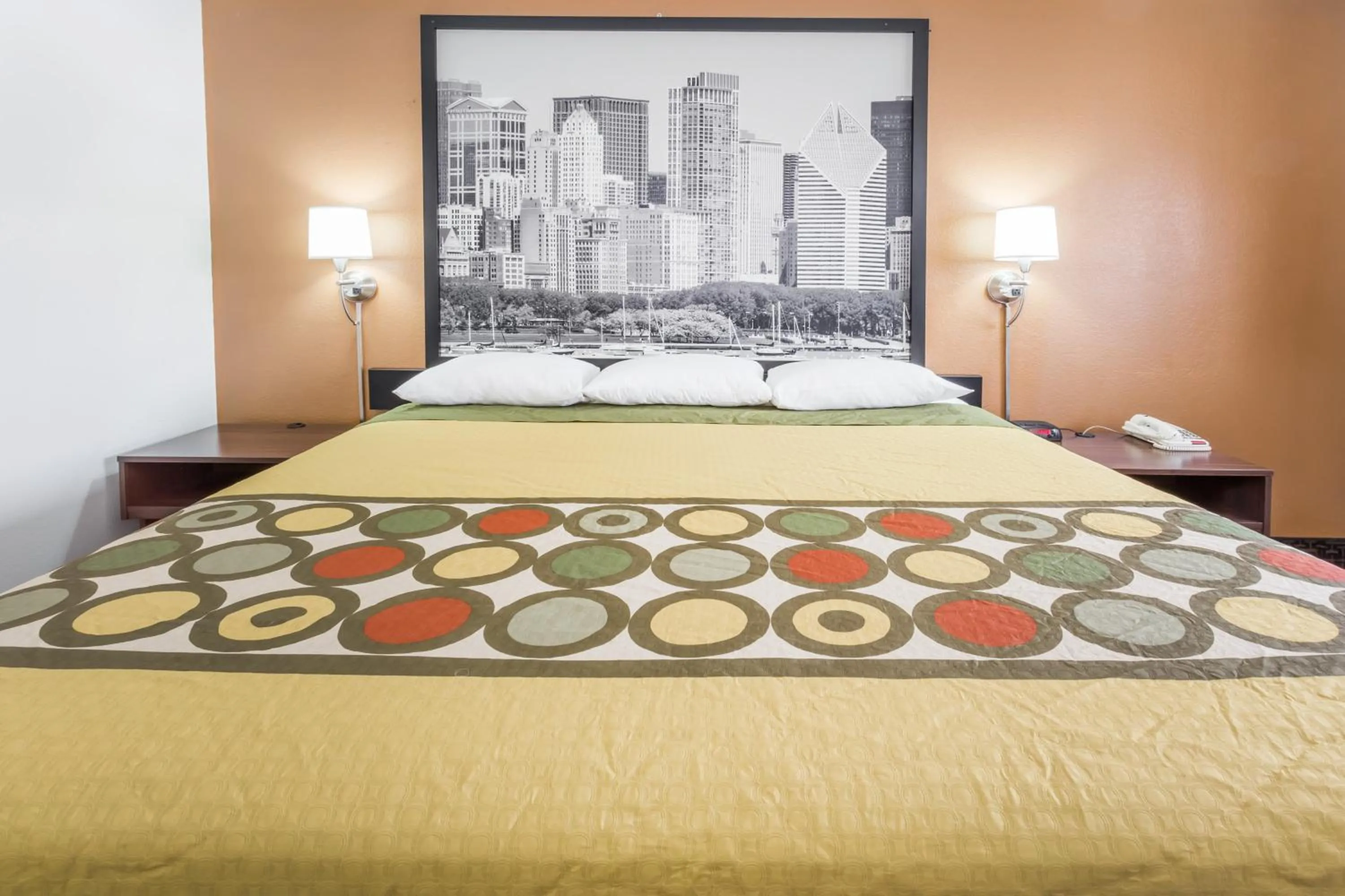 Bedroom in Super 8 by Wyndham Dixon