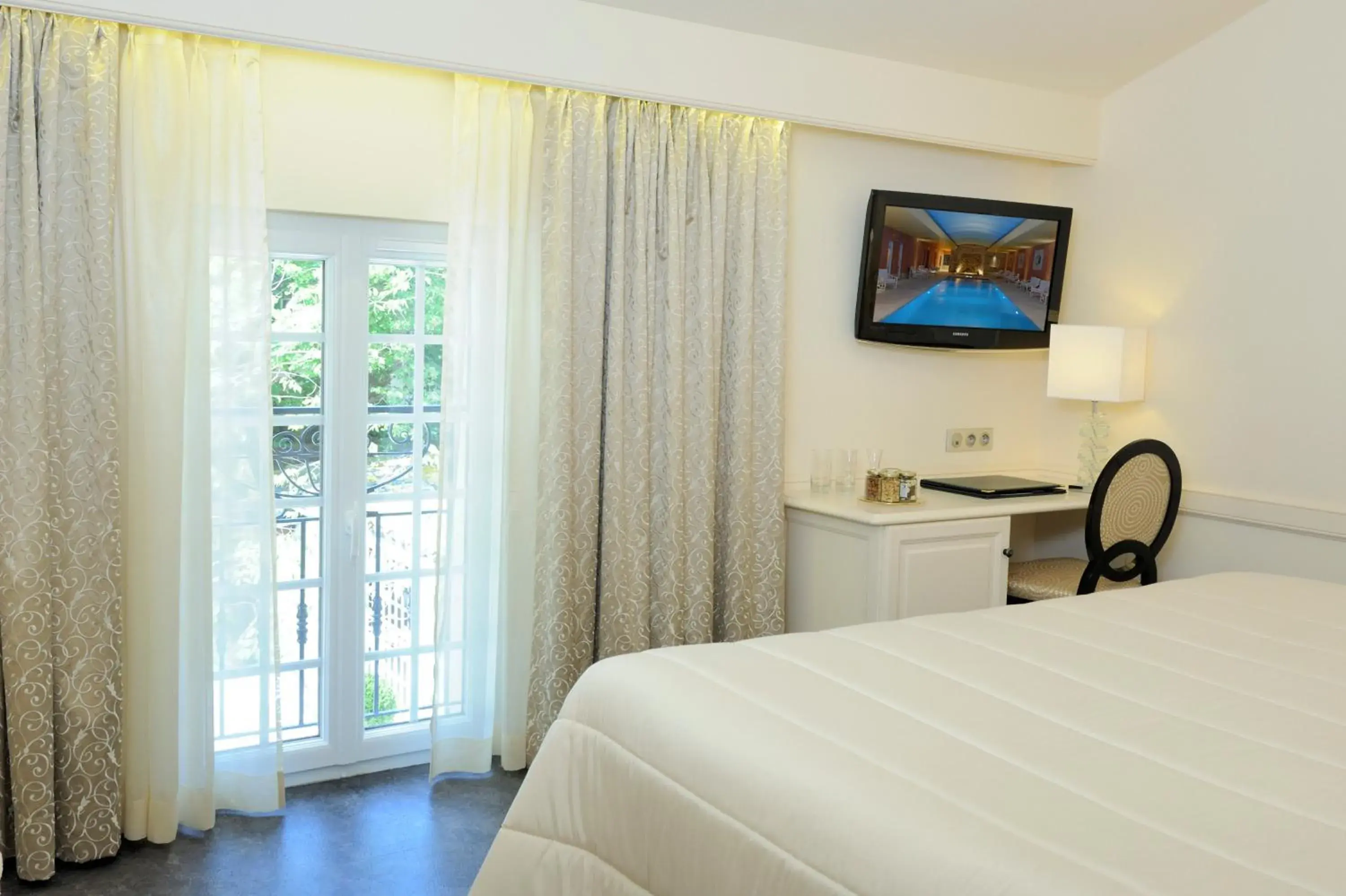 Double Room in Auberge de Cassagne & Spa Double Room in Auberge de Cassagne & Spa