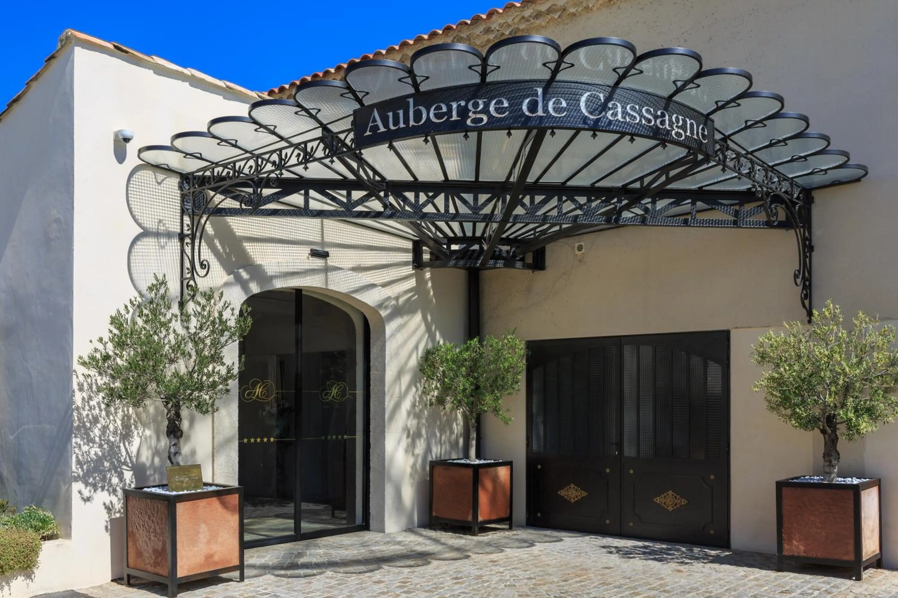 Facade/entrance in Auberge de Cassagne & Spa