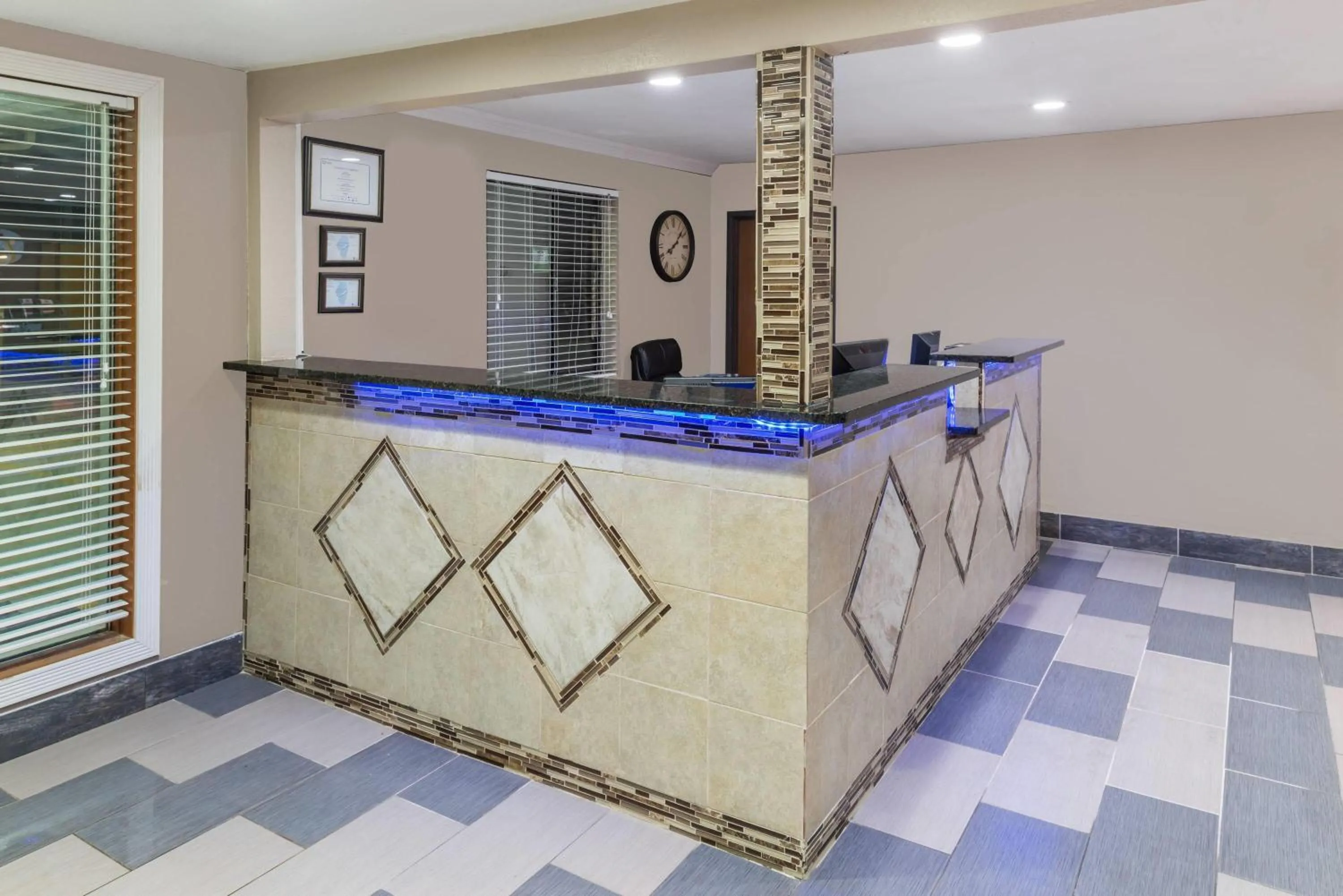 Lobby or reception in Super 8 by Wyndham Okawville