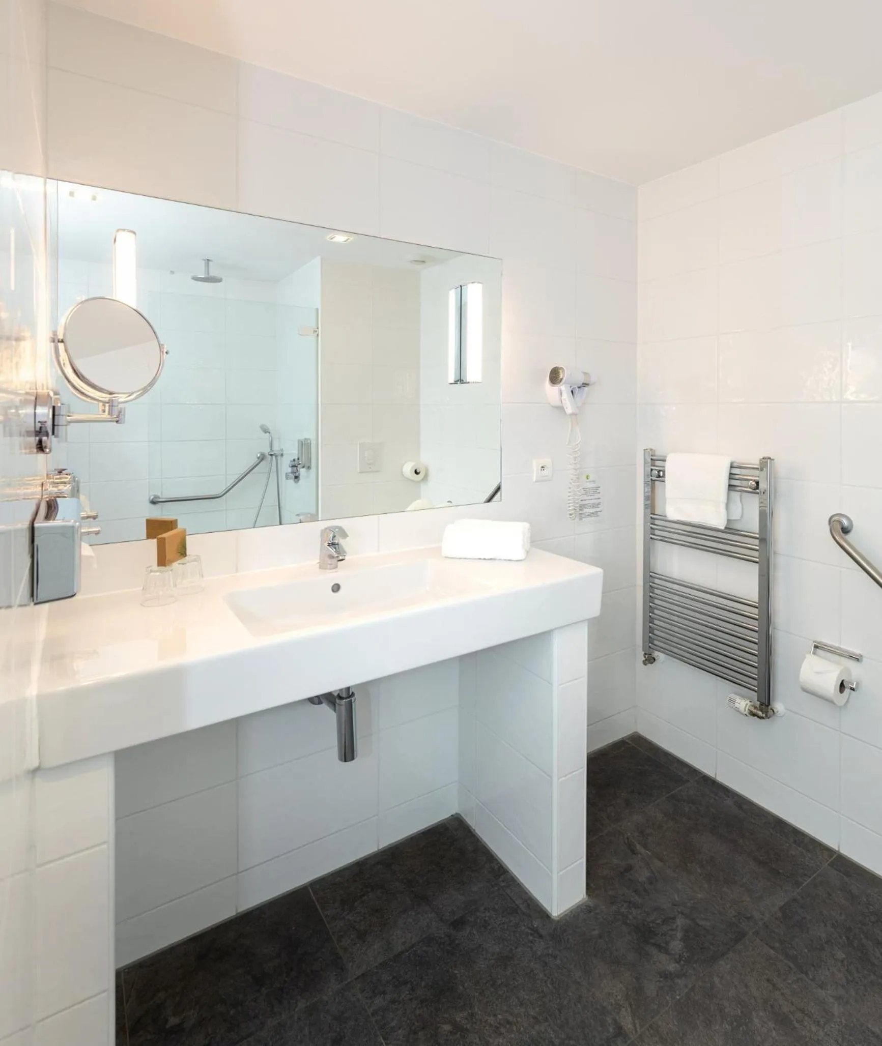 Bathroom in La Clairière bio & spahotel