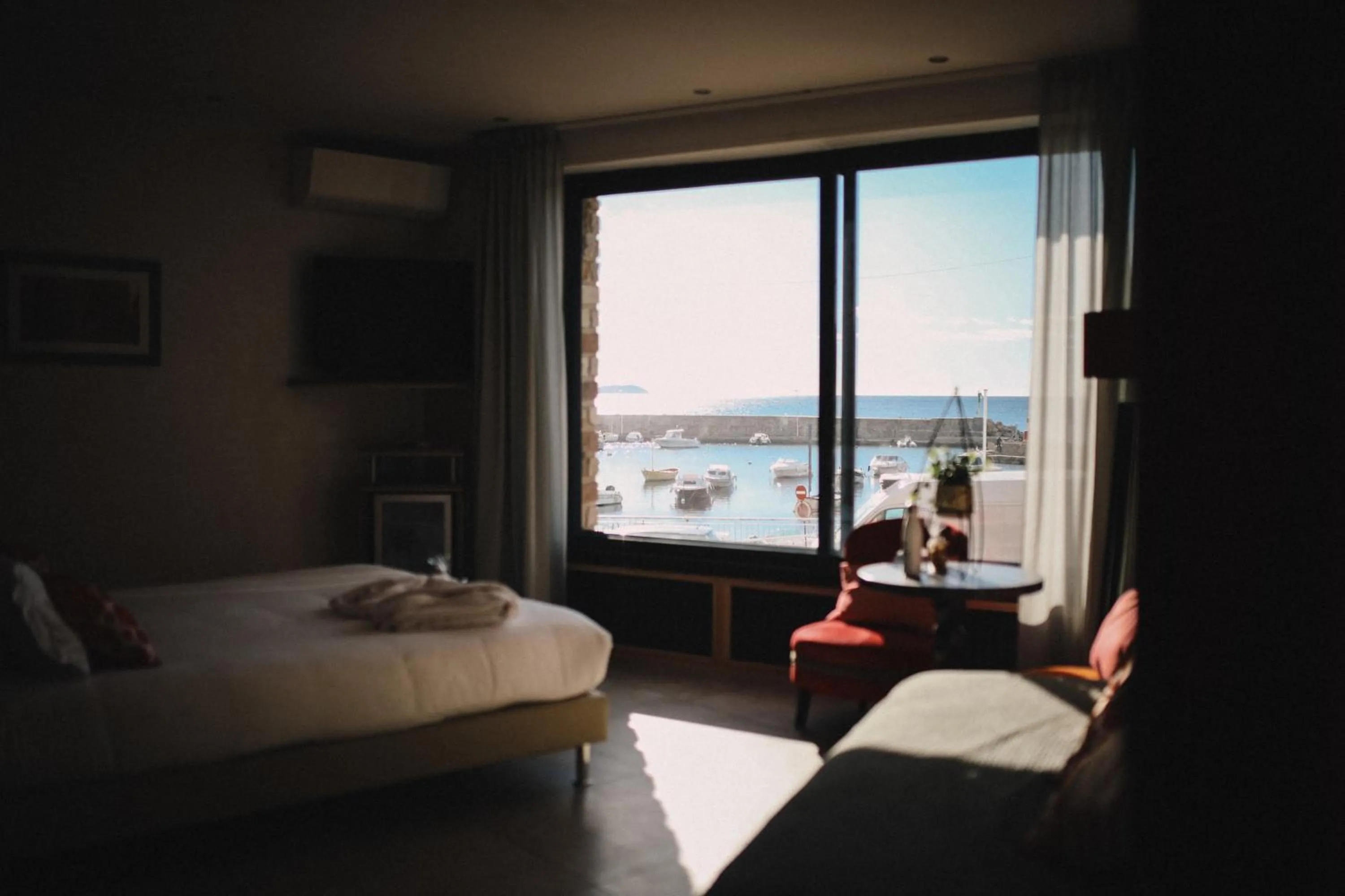 Photo of the whole room, Bed in Best Western Plus La Corniche