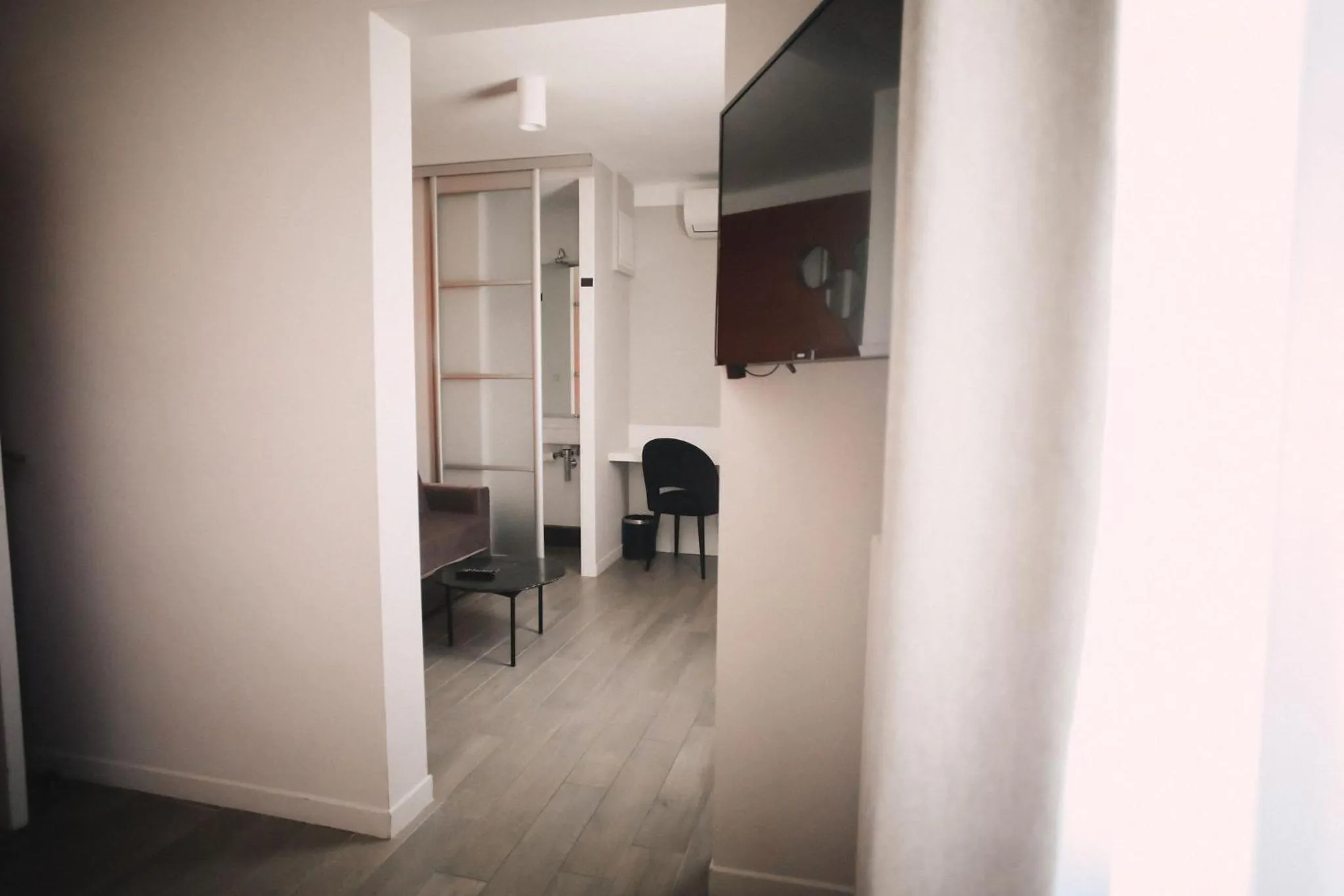 Bedroom in Best Western Plus La Corniche