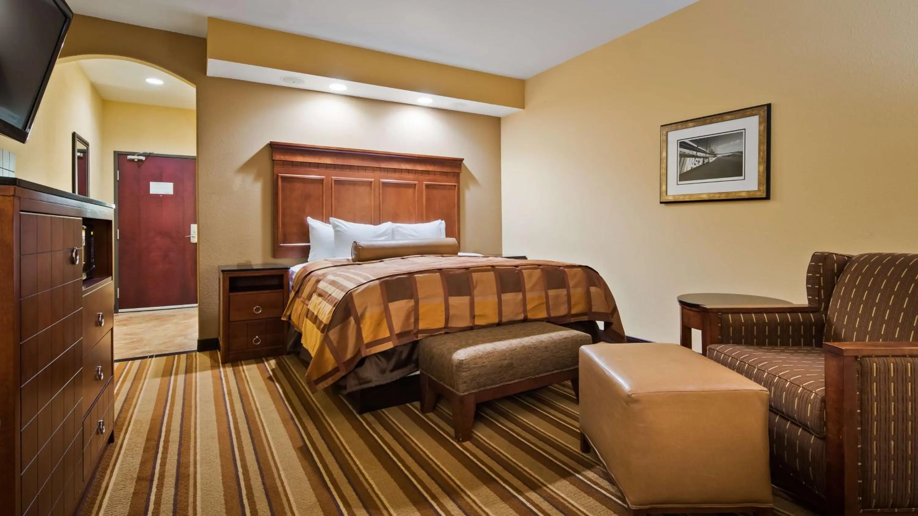 Bedroom, Bed in Best Western Plus KC Speedway Inn & Suites