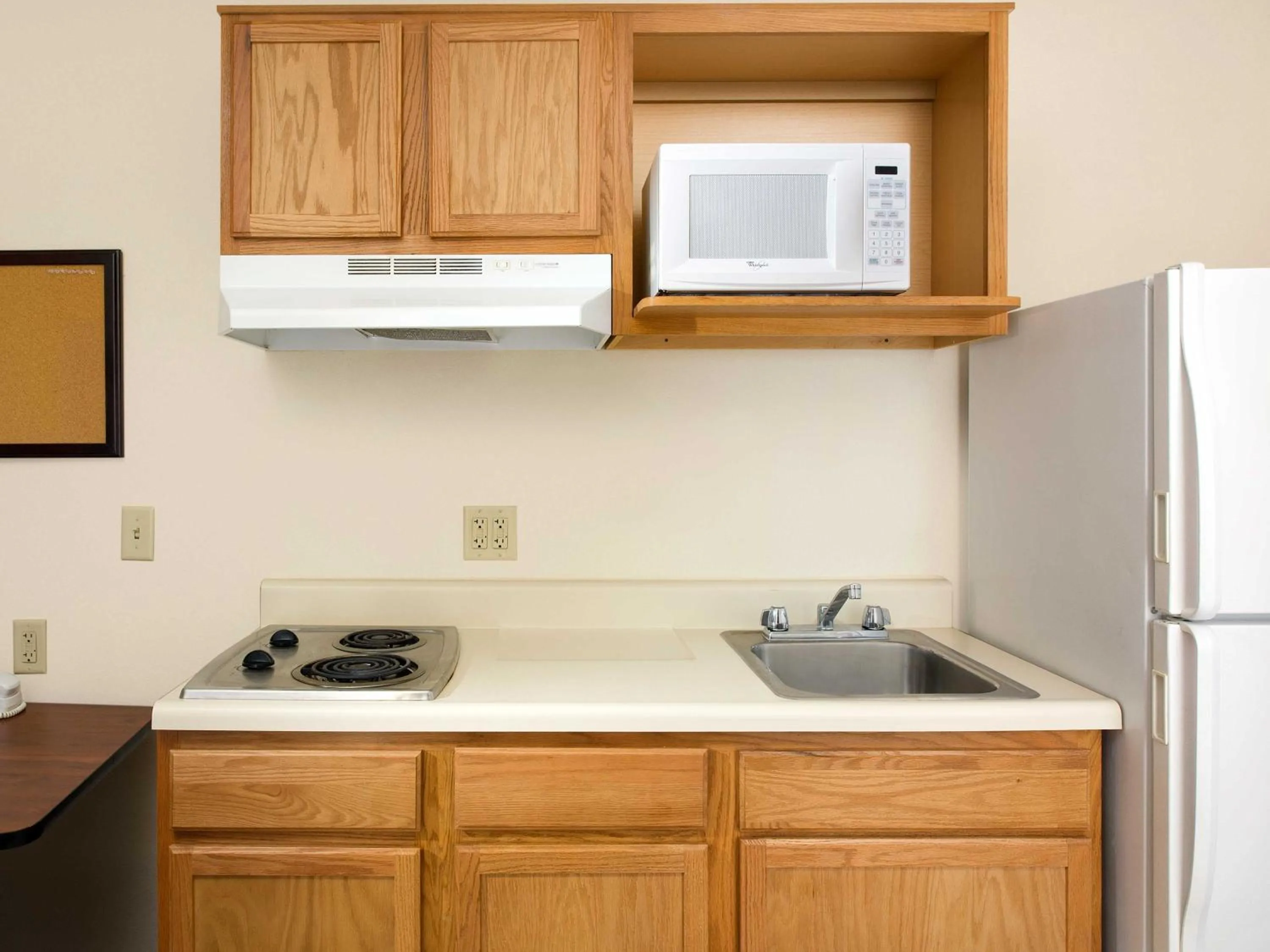 Kitchen or kitchenette in Extended Stay America Select Suites - Wichita - North