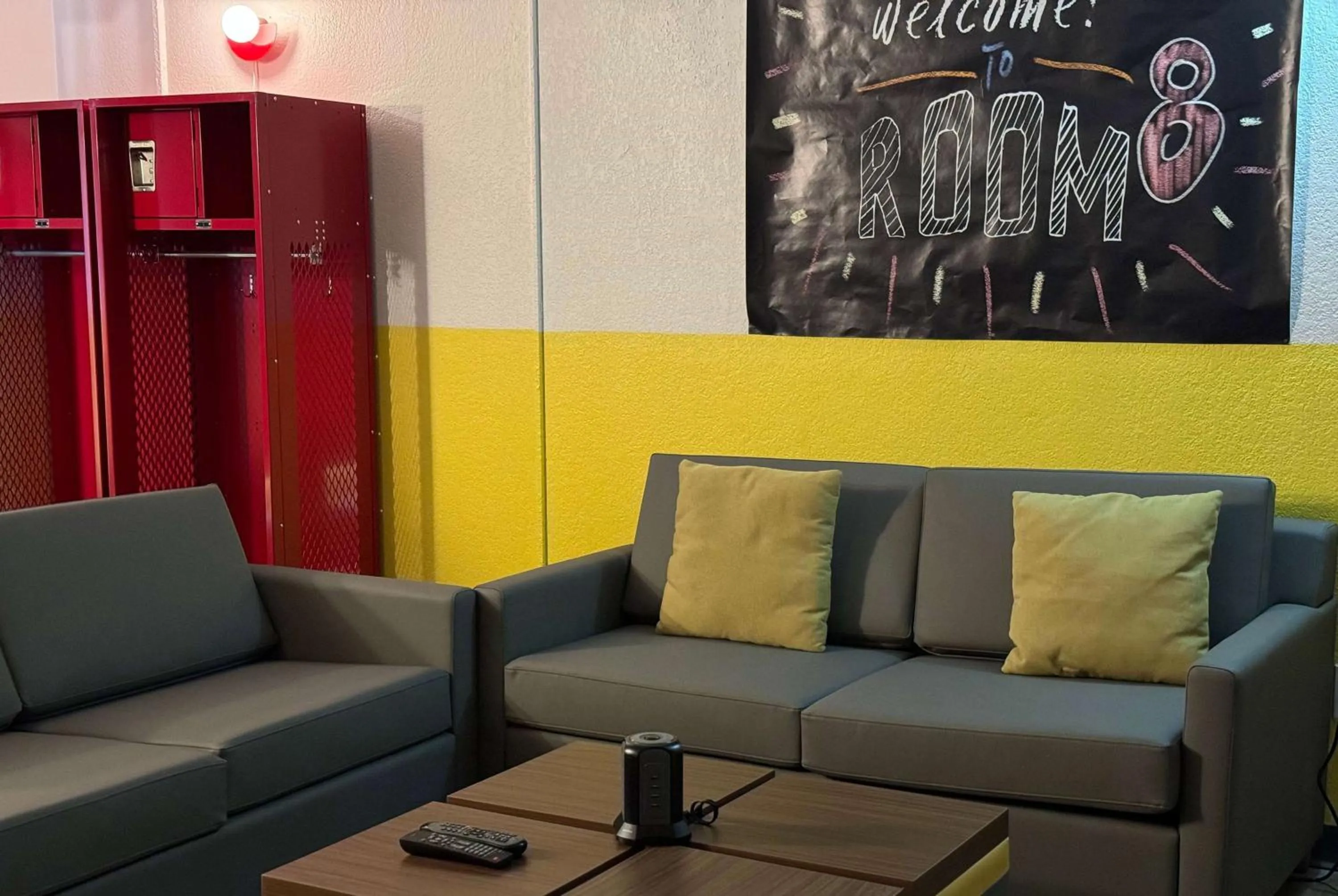 Photo of the whole room in Super 8 by Wyndham Bloomington/Airport