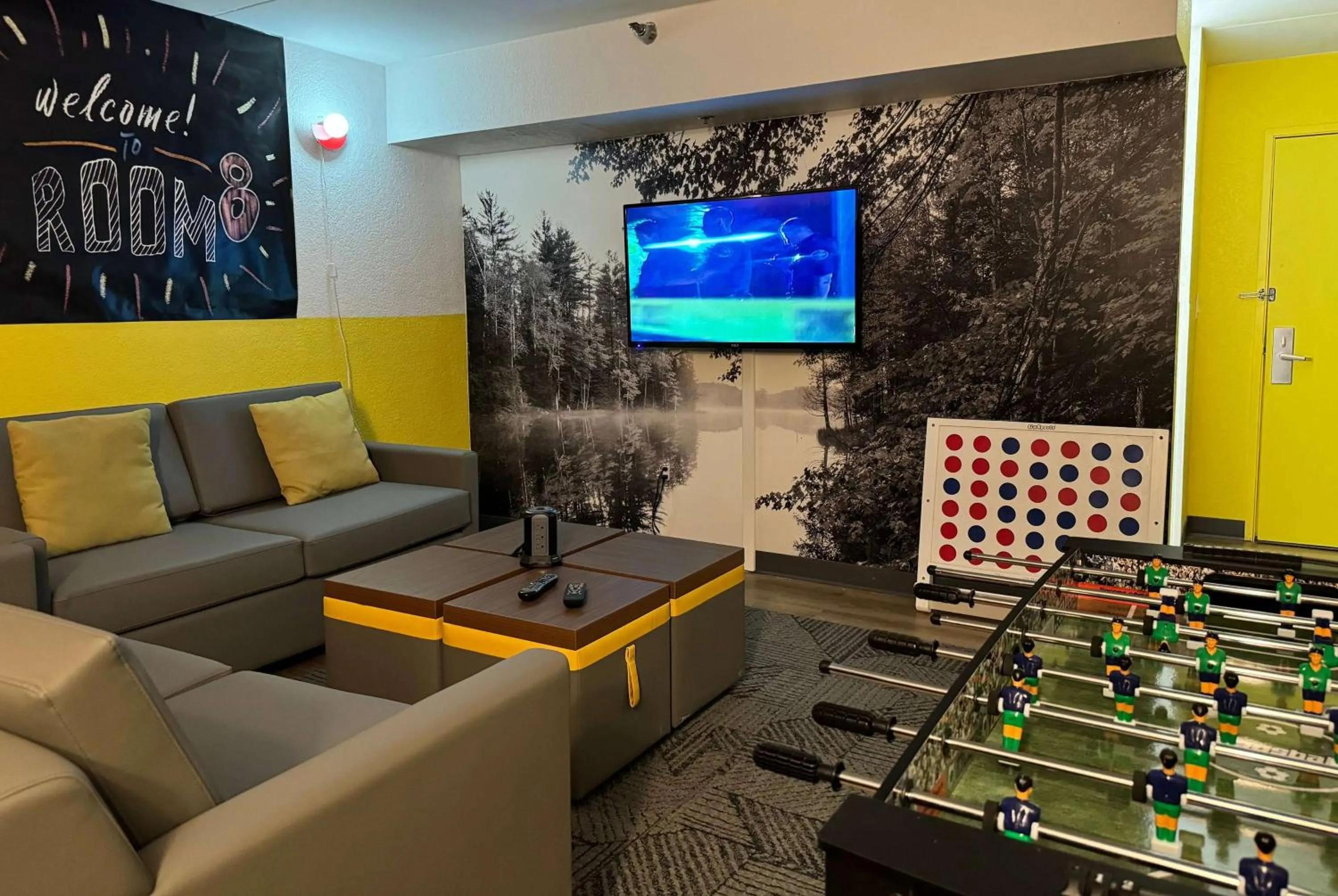 Photo of the whole room in Super 8 by Wyndham Bloomington/Airport