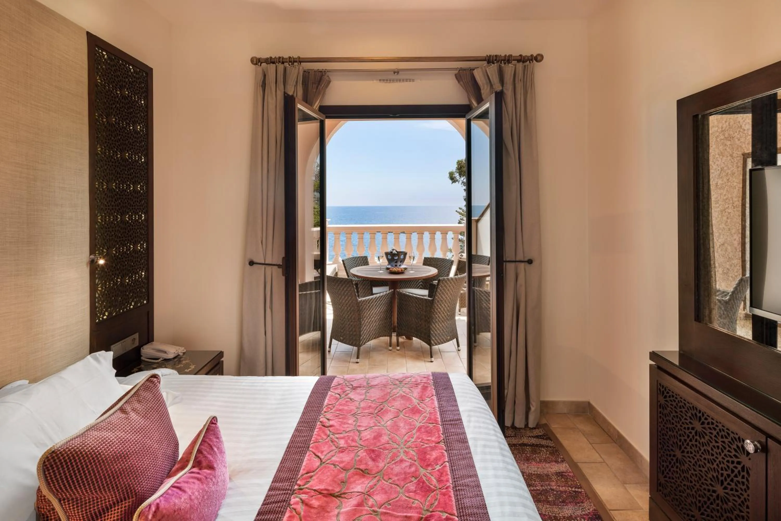 Deluxe Suite with Sea View with private beach access in Tiara Miramar Beach Resort