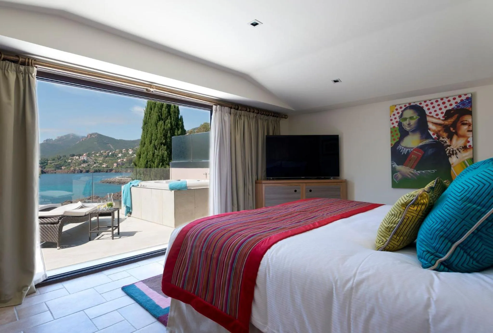 Photo of the whole room, Bed in Tiara Miramar Beach Resort