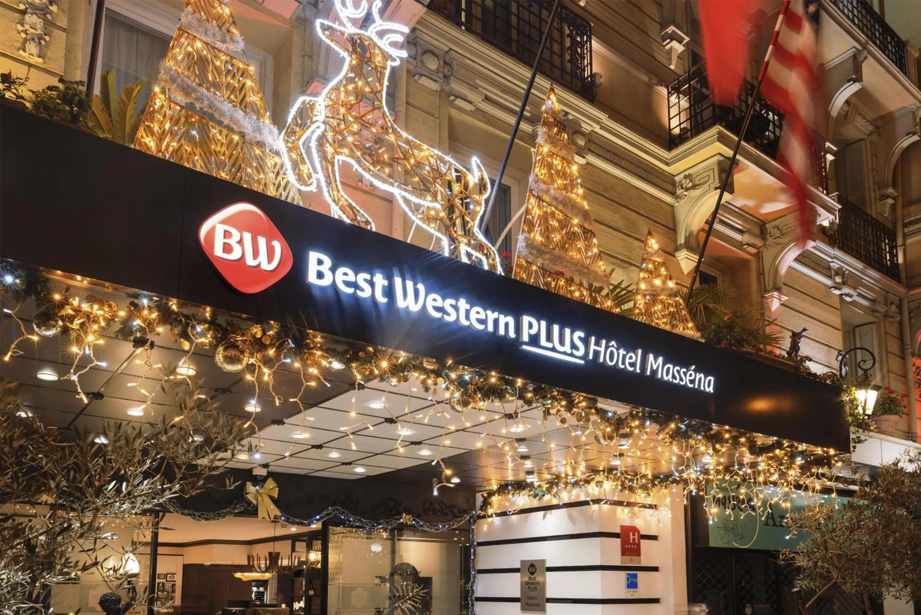 Property building in Best Western Plus Hôtel Massena Nice