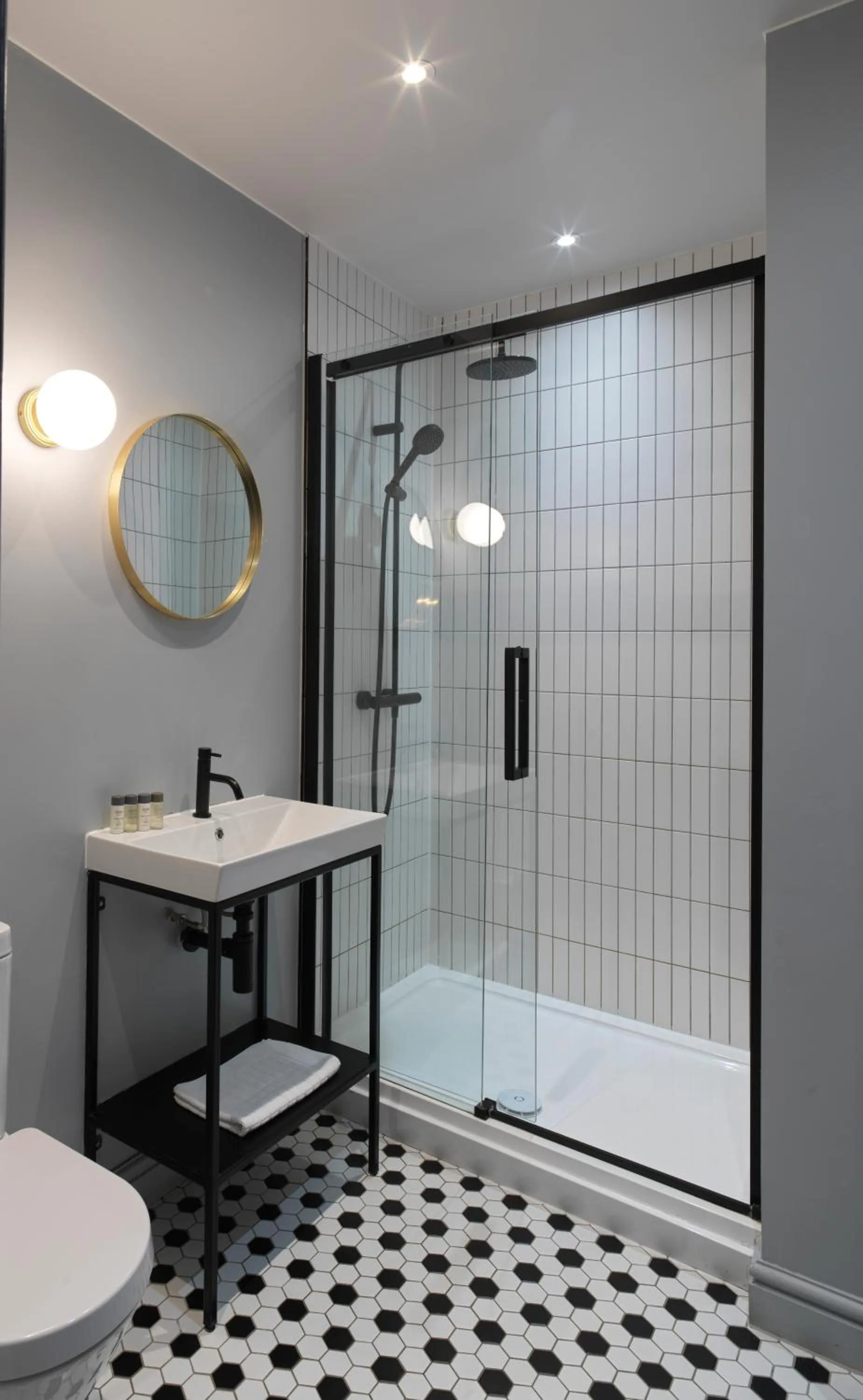 Shower in Hy Lytham St Anne's