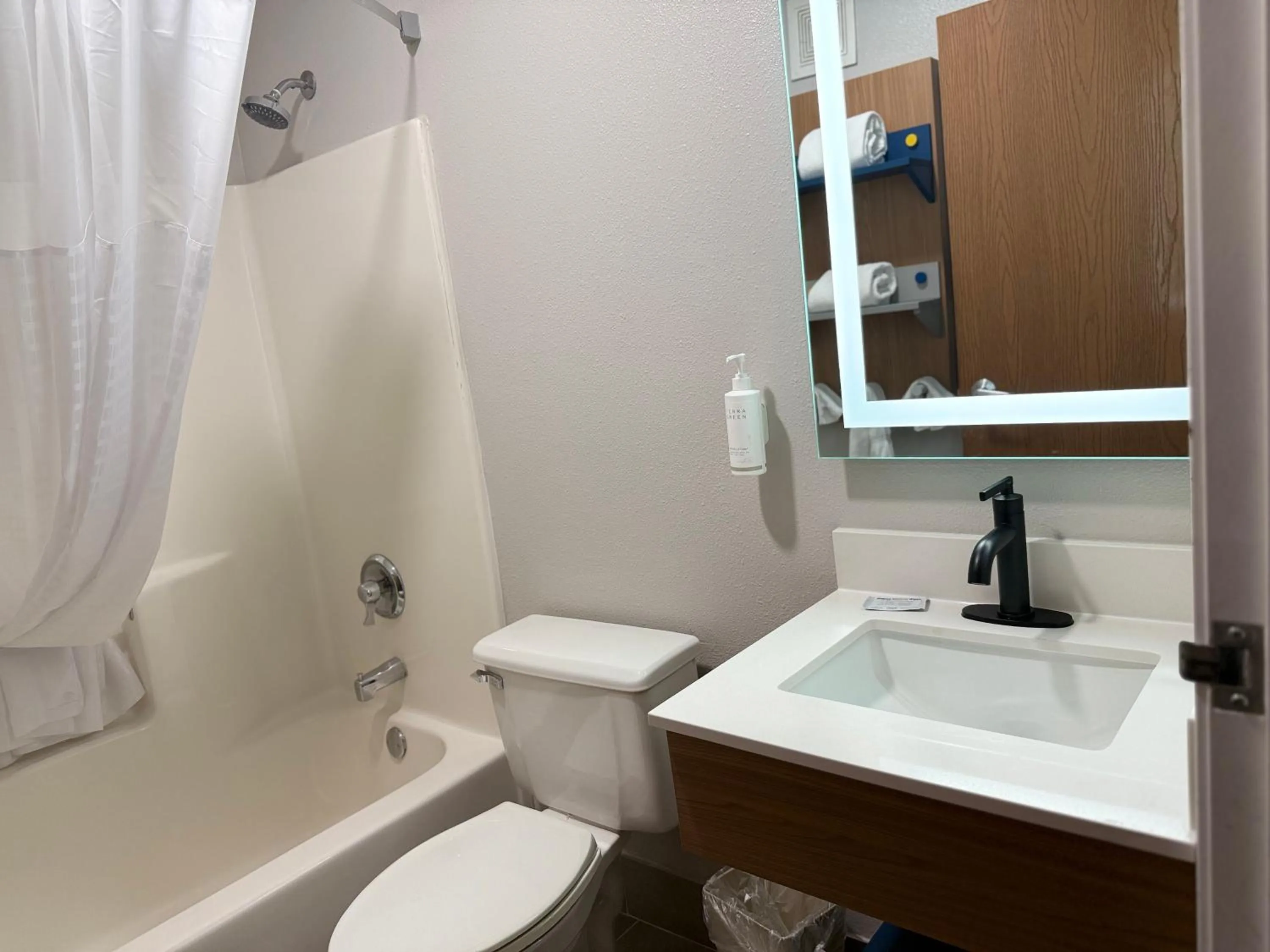 Microtel Inn & Suites by Wyndham Sioux Falls