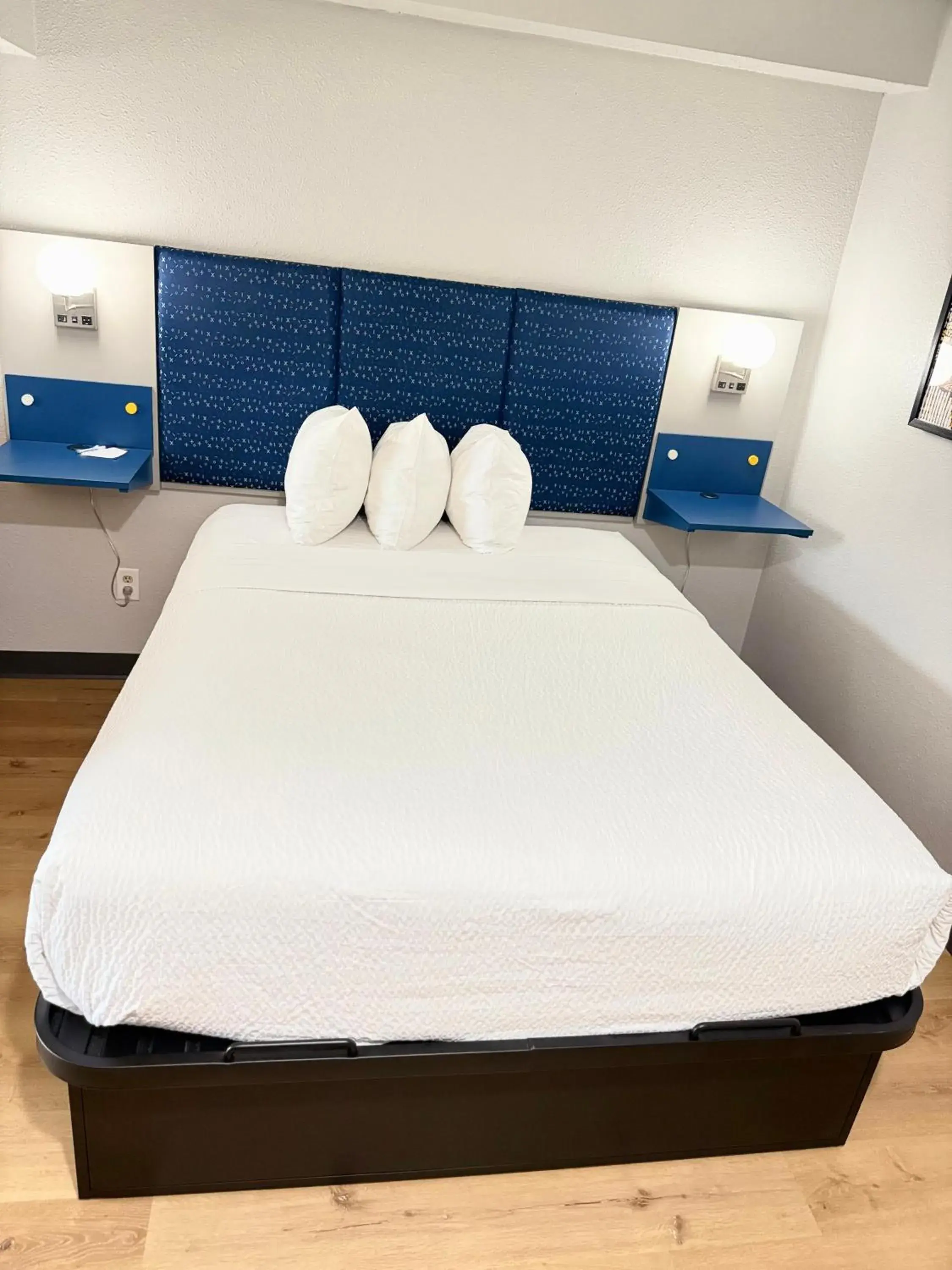 Queen Room - Non-Smoking in Microtel Inn & Suites by Wyndham Sioux Falls Queen Room - Non-Smoking in Microtel Inn & Suites by Wyndham Sioux Falls