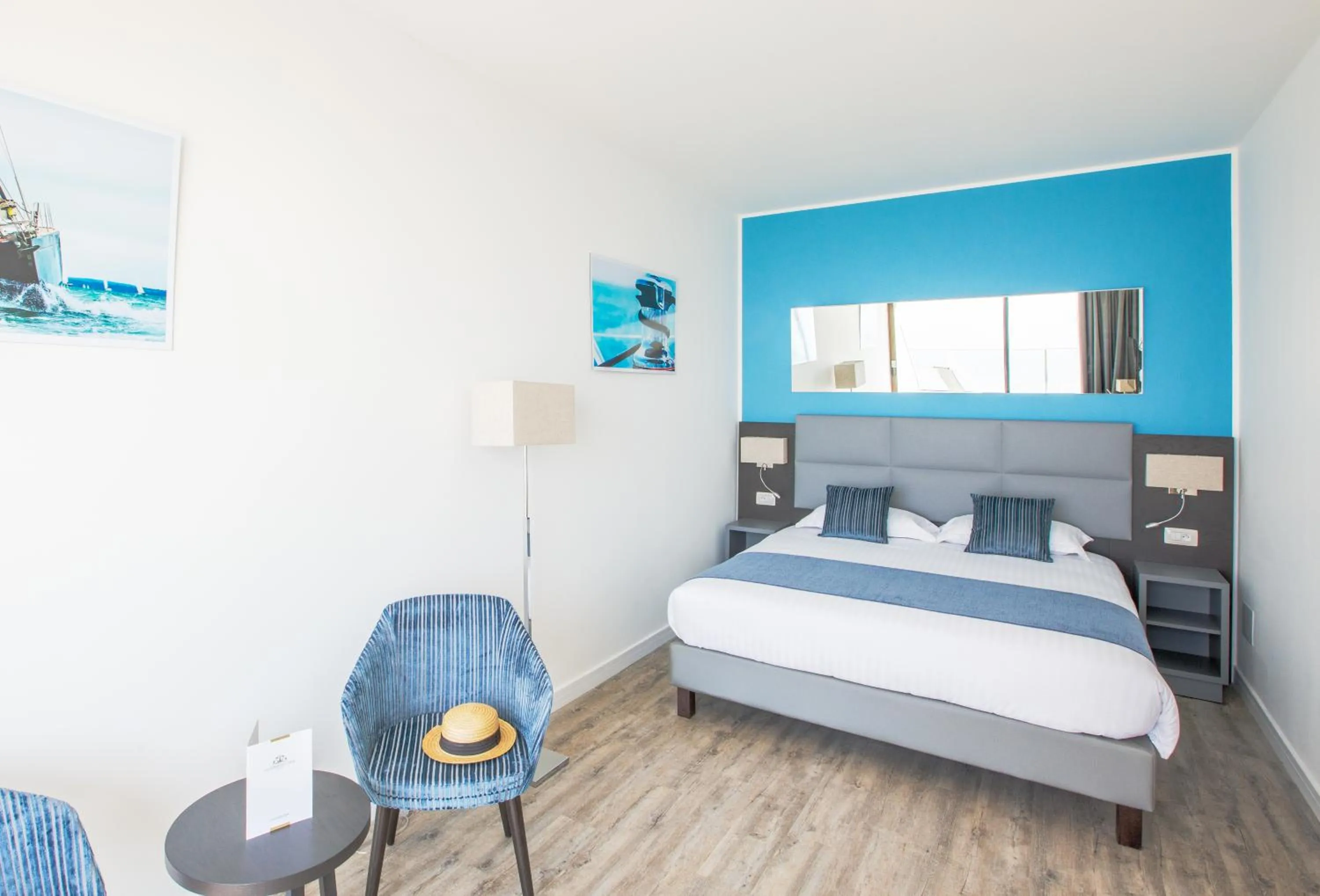 Bedroom, Bed in Les Terrasses d'Eze - Hôtel & Spa