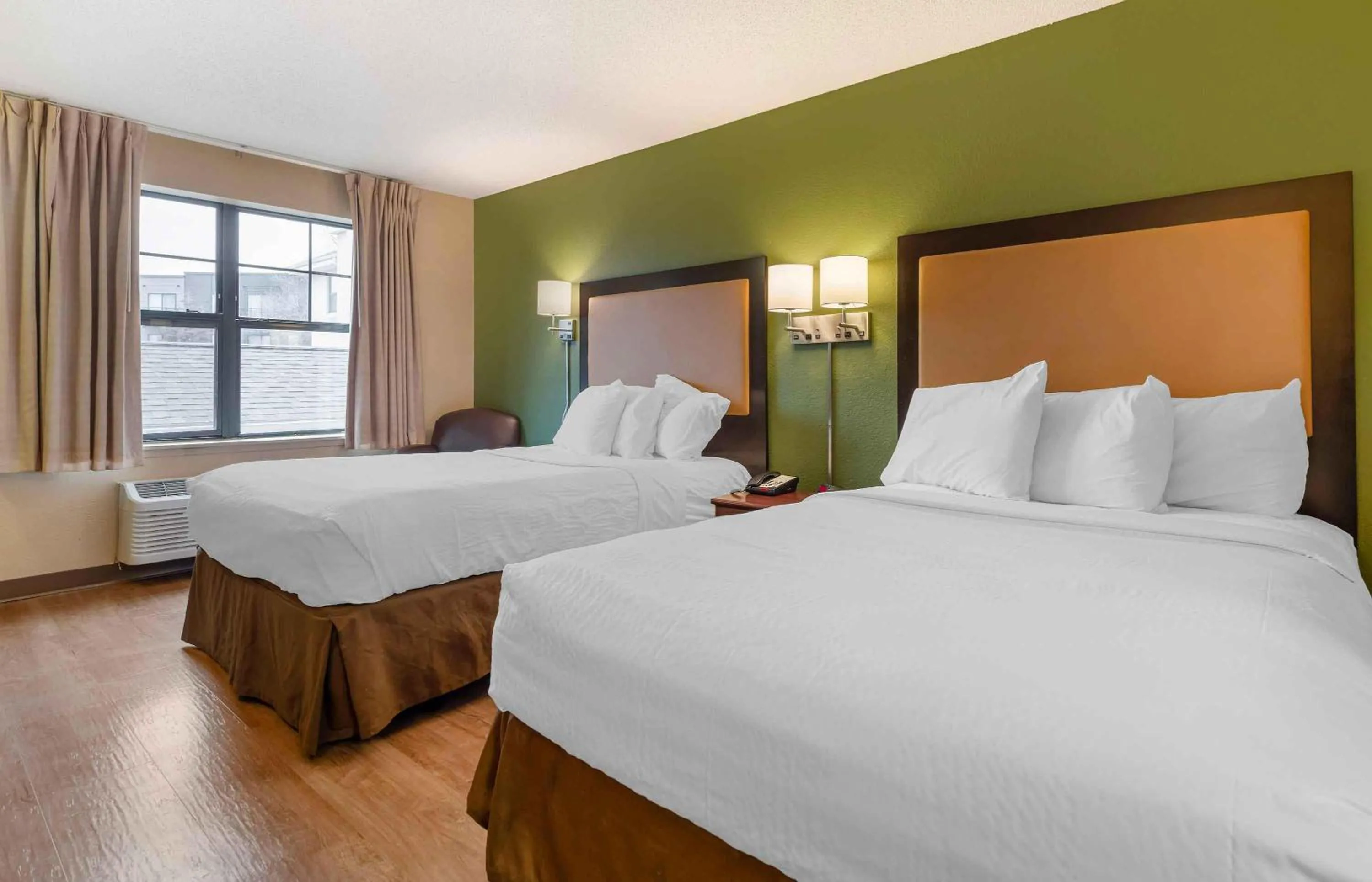 Bedroom, Bed in Extended Stay America Suites - Indianapolis - Castleton