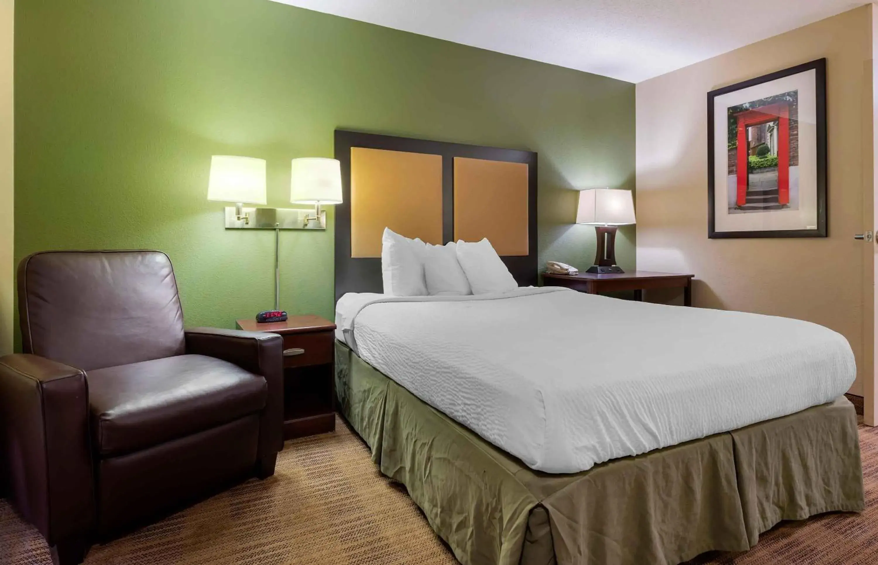 Queen studio with 1 Queen Bed - Disability Access/Non-Smoking in Extended Stay America Suites - Indianapolis - Castleton Queen studio with 1 Queen Bed - Disability Access/Non-Smoking in Extended Stay America Suites - Indianapolis - Castleton