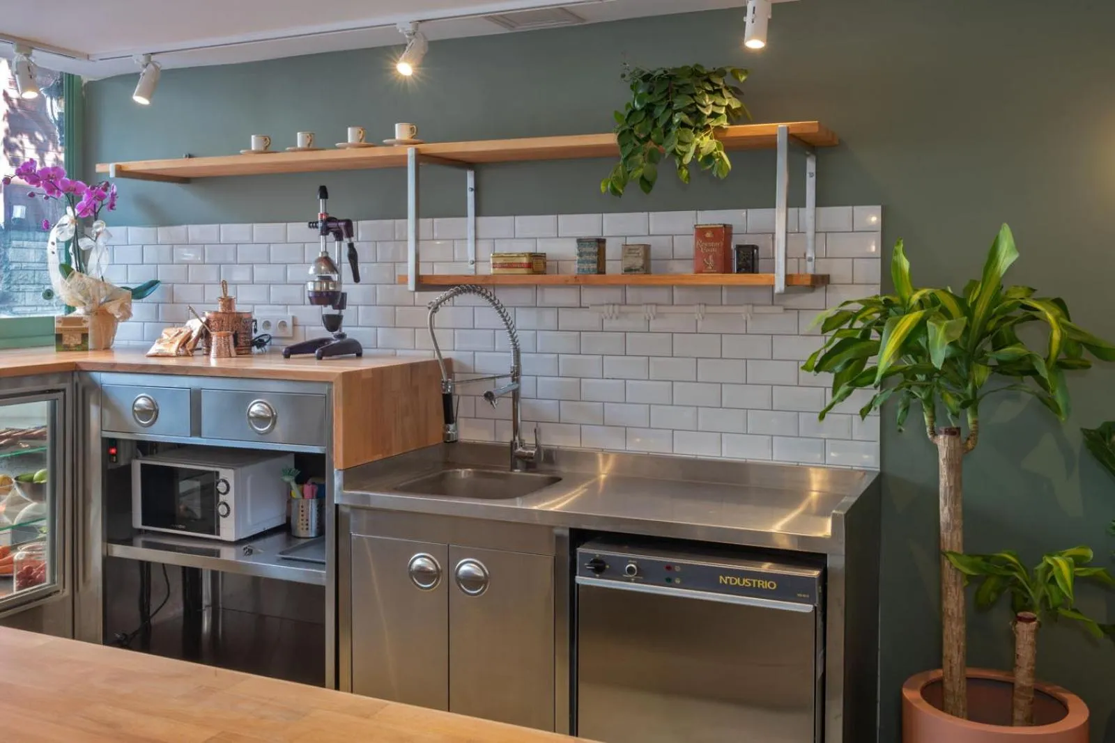 Communal kitchen in Nika otel & cafe