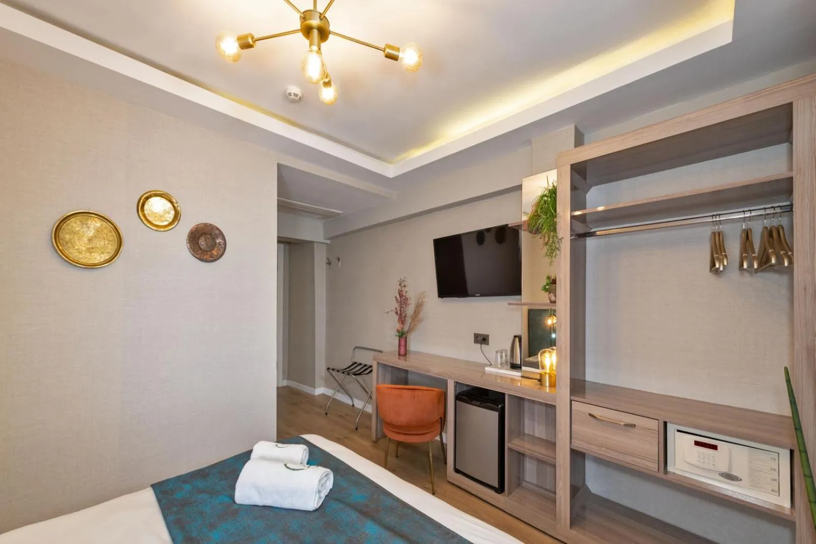 Coffee/tea facilities, Bed in Nika otel & cafe