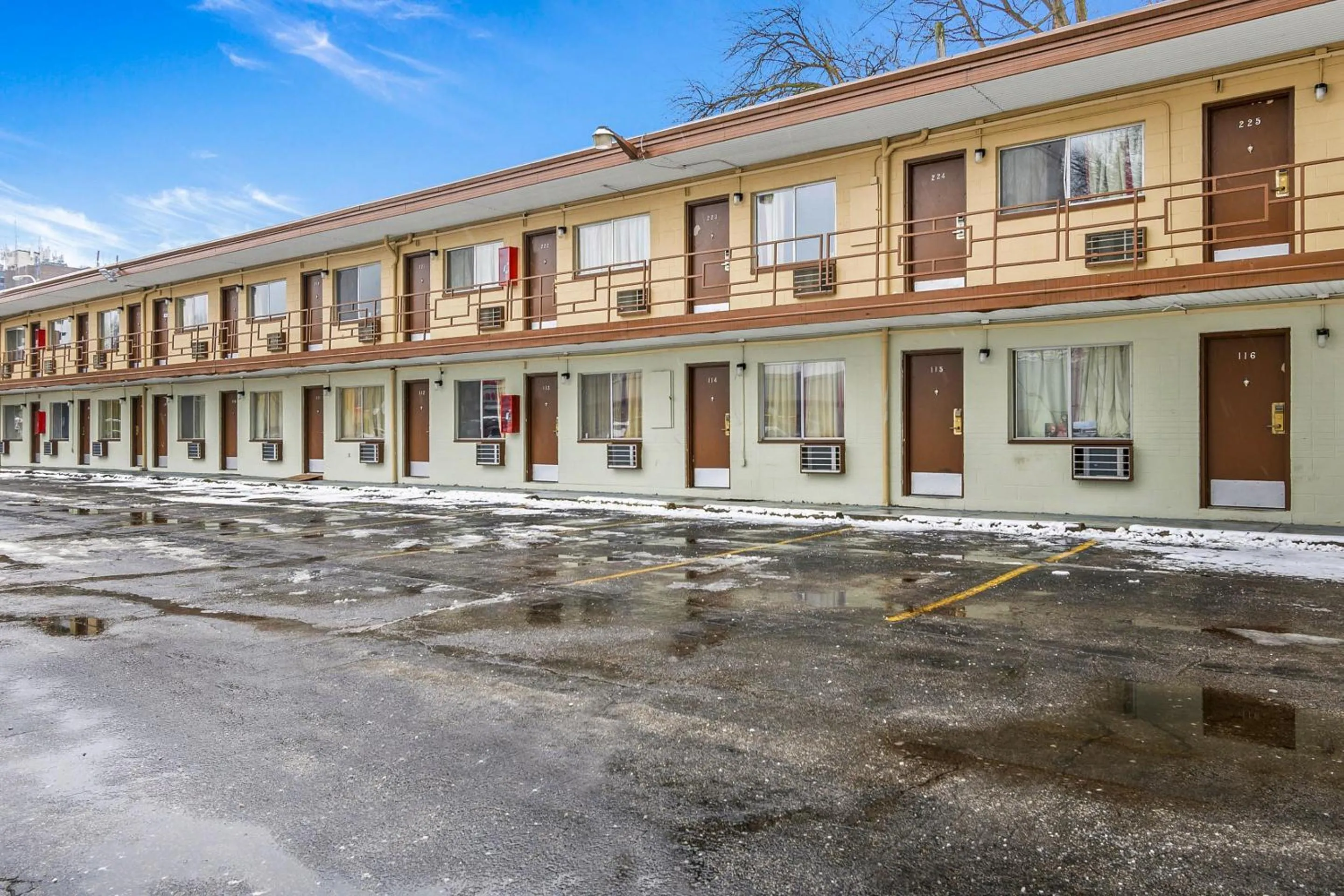 On site in OYO Hotel Downtown Peoria I-74