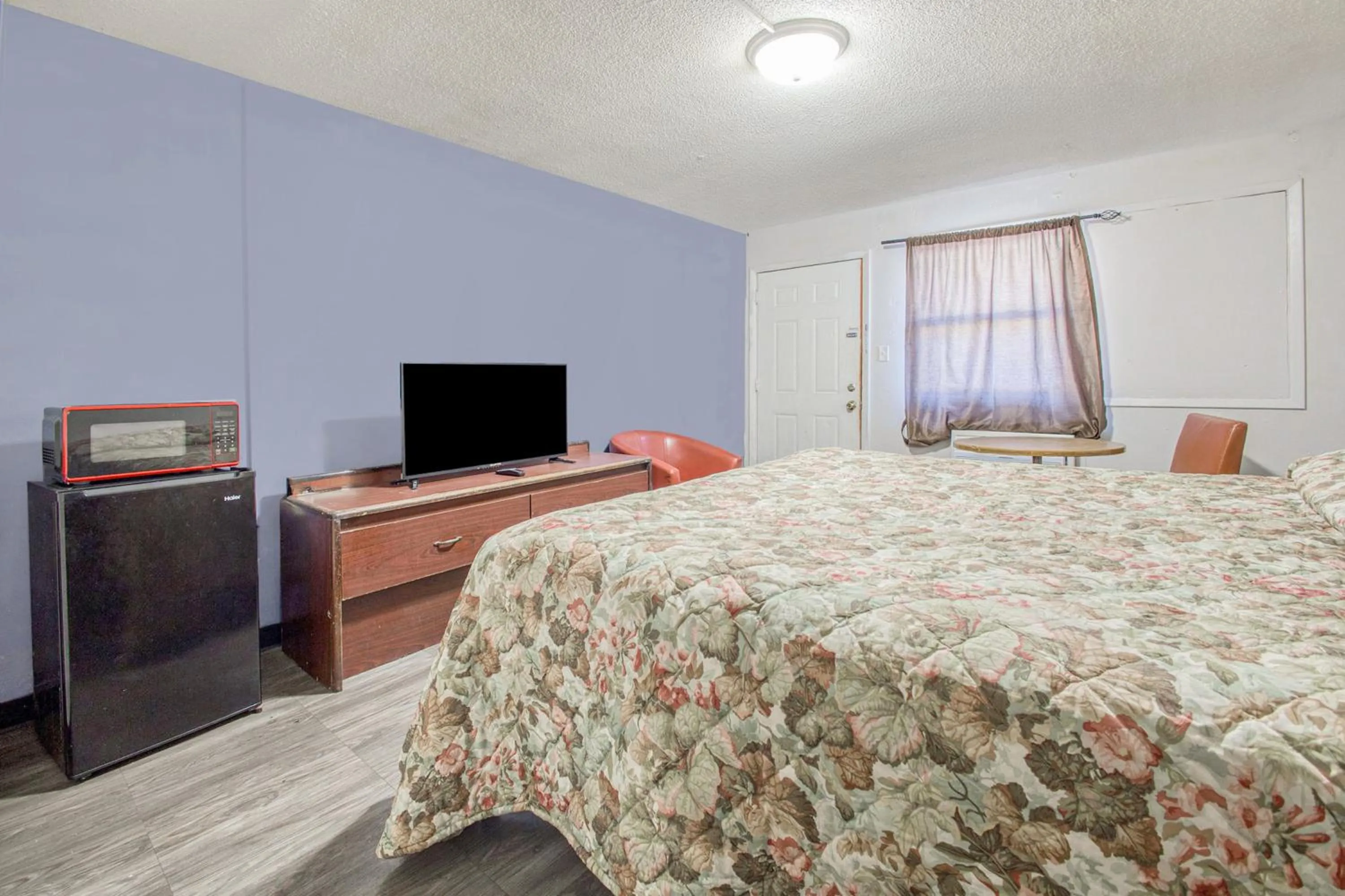 Bedroom, Bed in Hotel O Best Rest Inn Springfield US 36