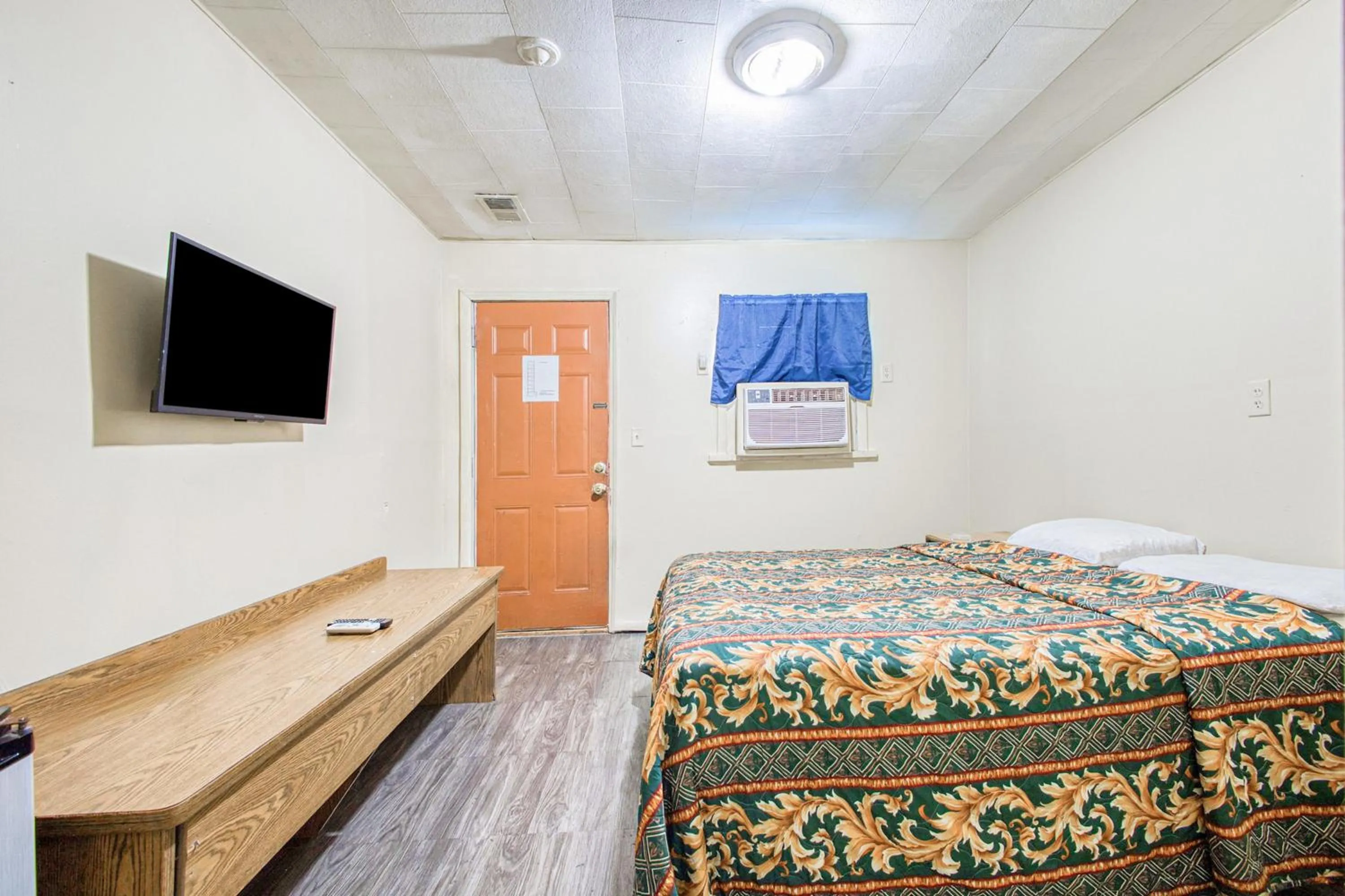 Bedroom, Bed in Hotel O Best Rest Inn Springfield US 36