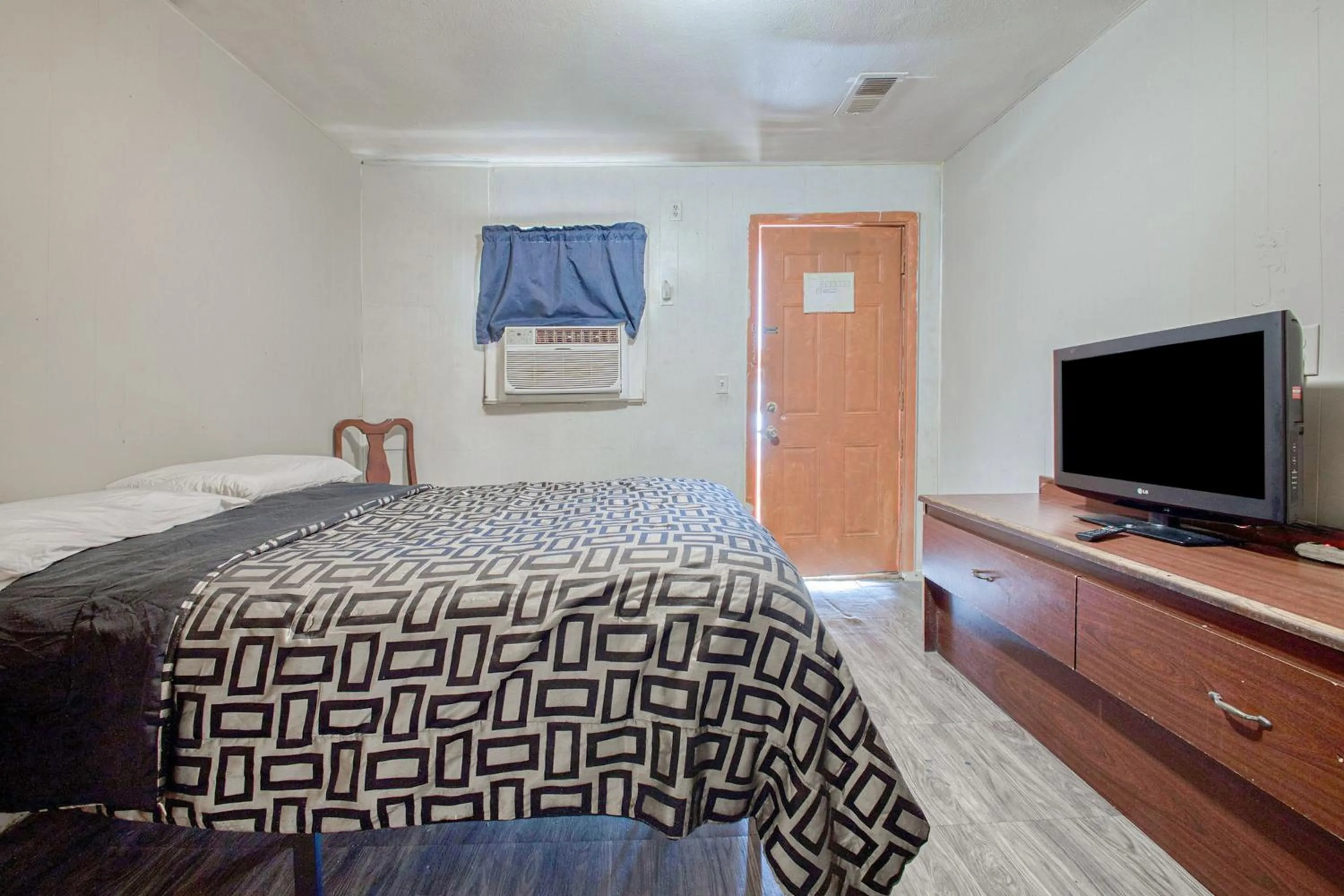 Bedroom, Bed in Hotel O Best Rest Inn Springfield US 36