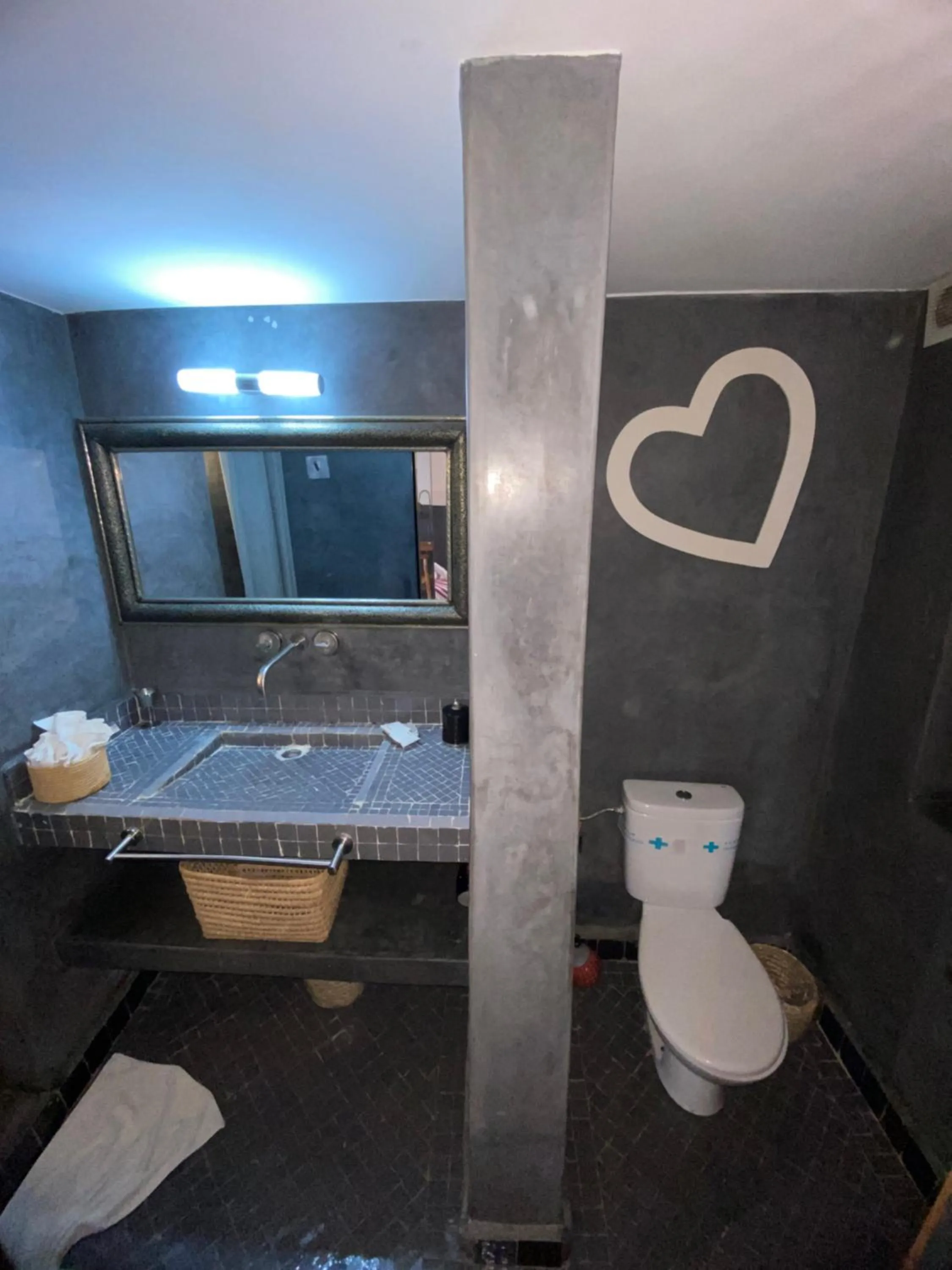 Shower in Riad Ambre et Jasmin