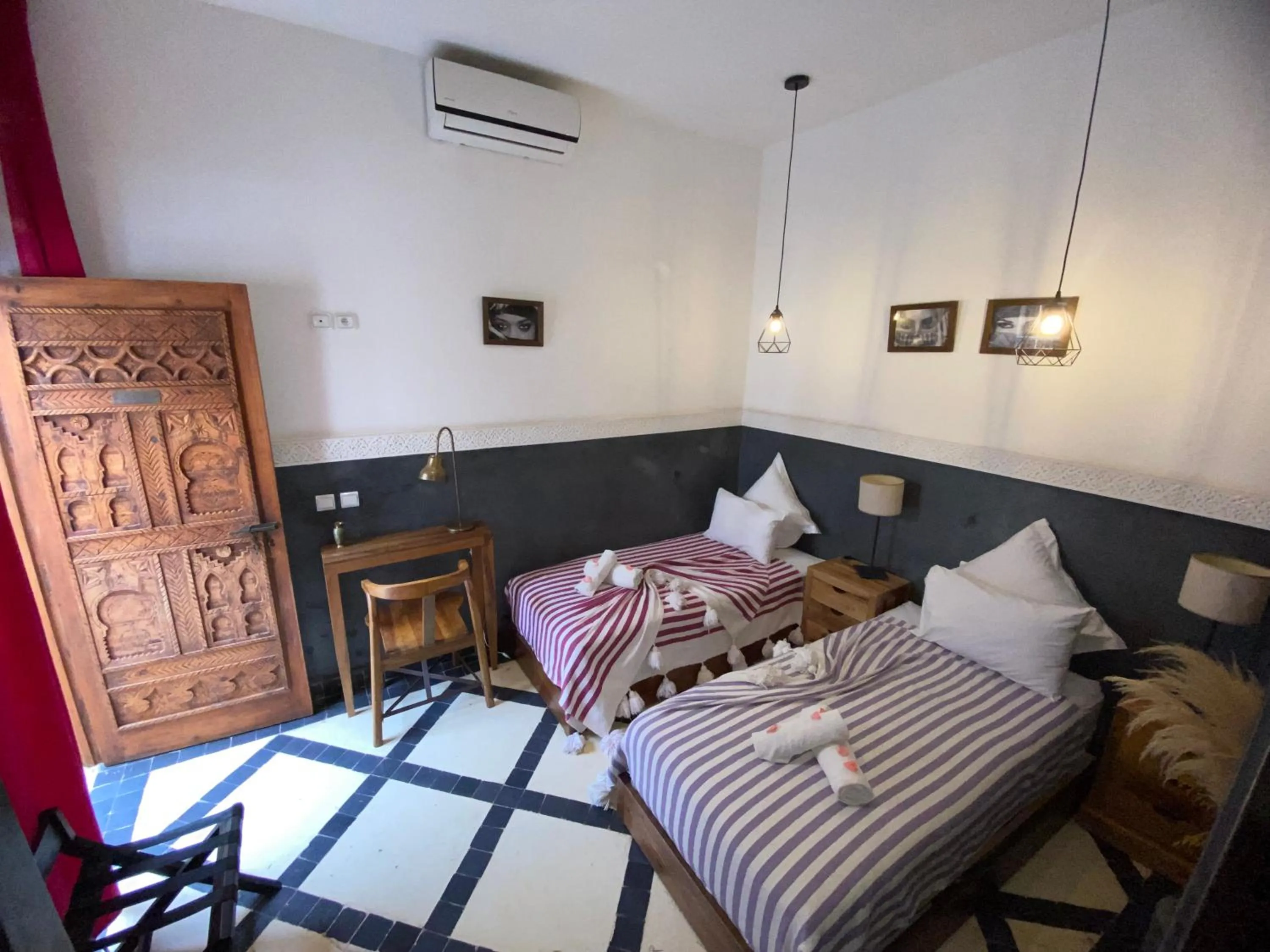 Photo of the whole room, Bed in Riad Ambre et Jasmin
