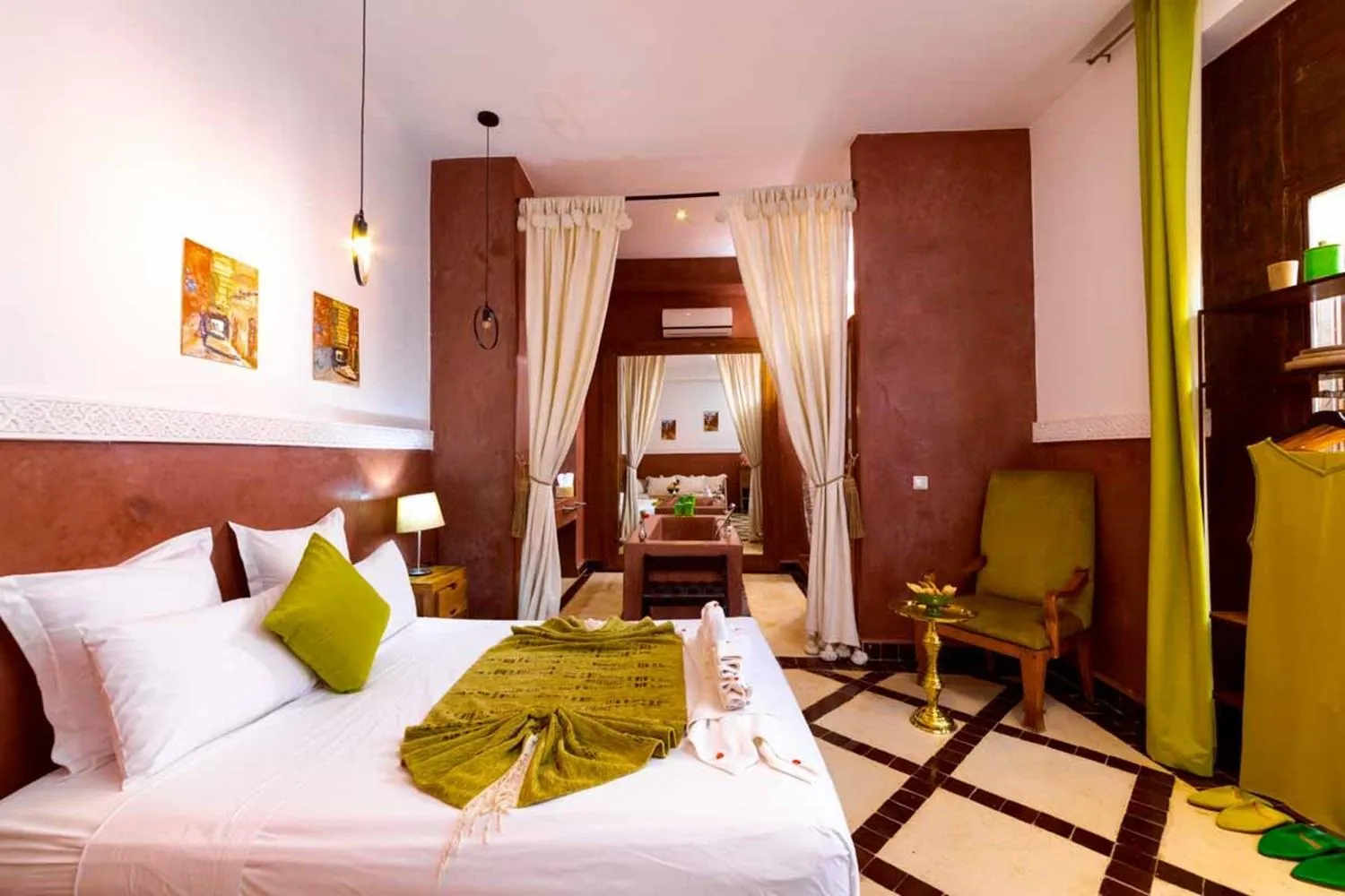 Bed in Riad Ambre et Jasmin