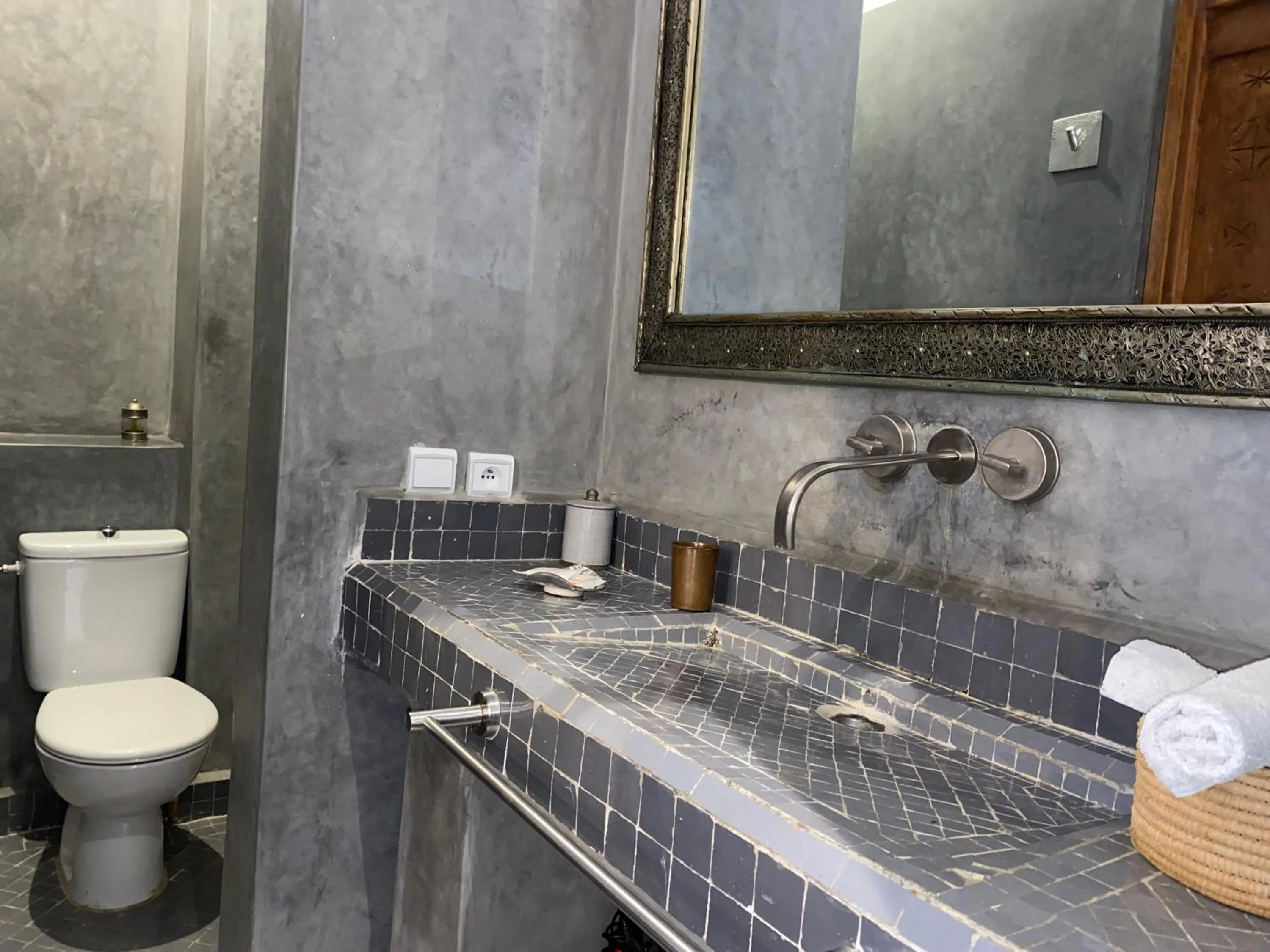 Shower in Riad Ambre et Jasmin