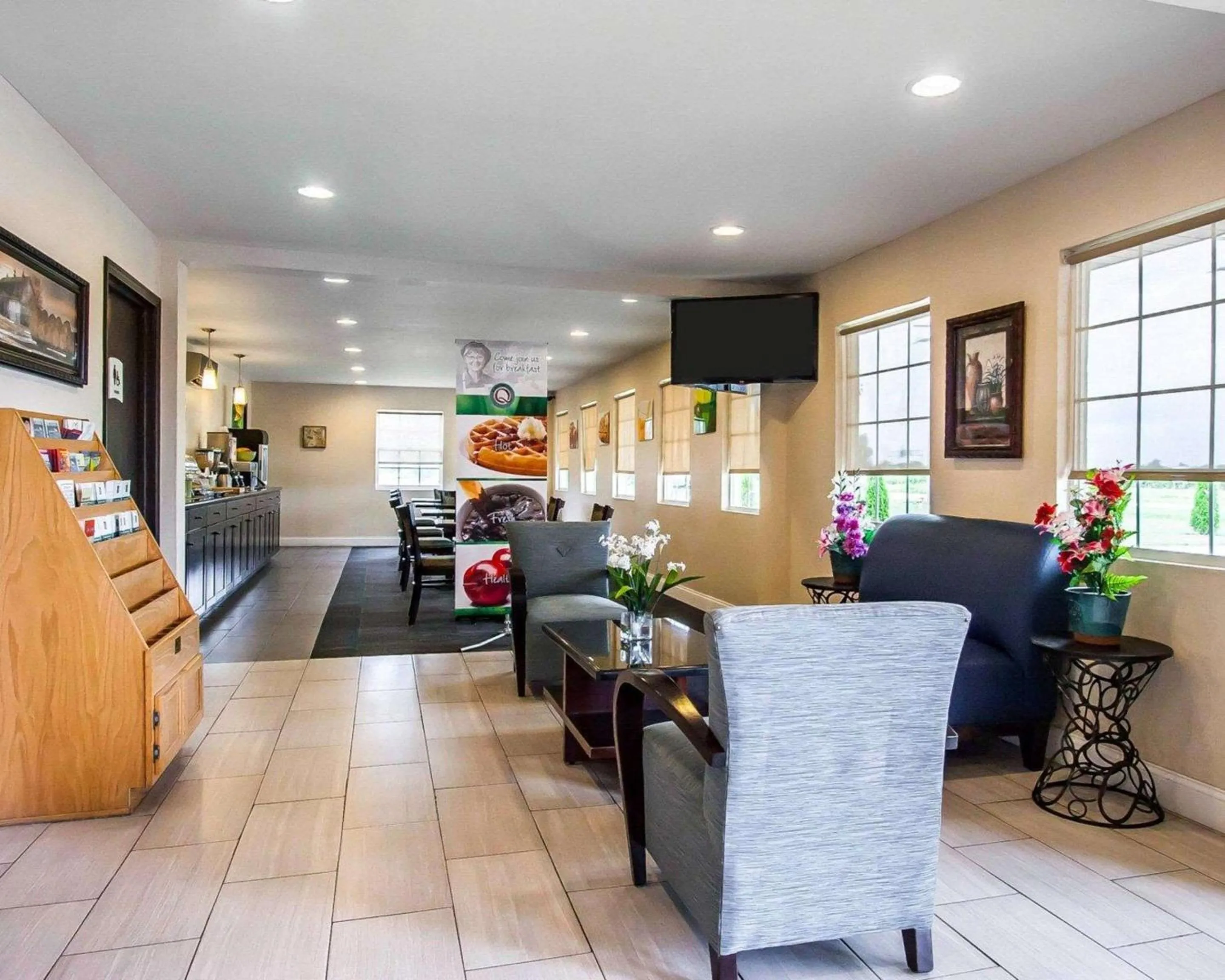 Lobby or reception in Quality Inn Cairo I-57