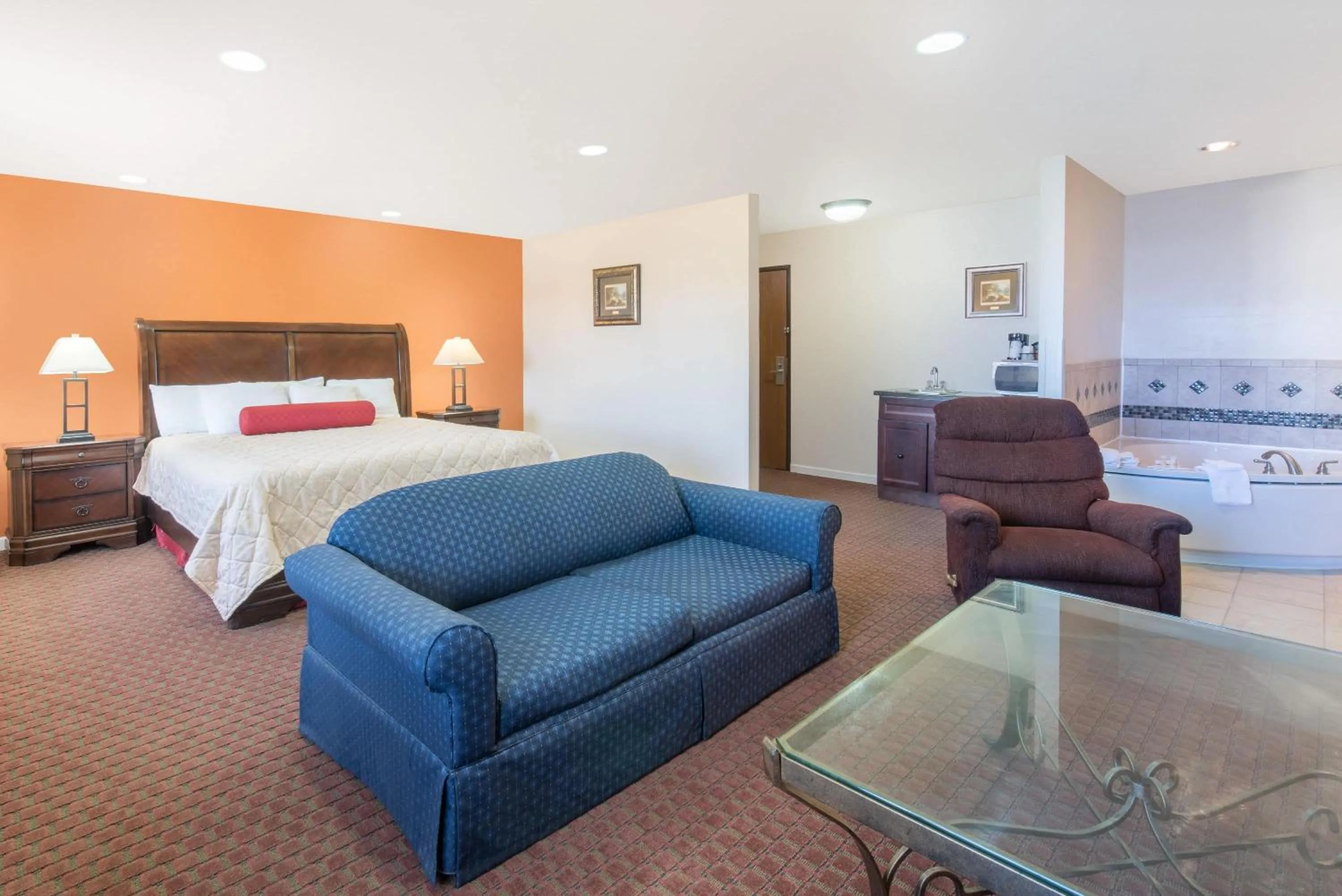 Photo of the whole room, Bed in Days Inn by Wyndham Minot