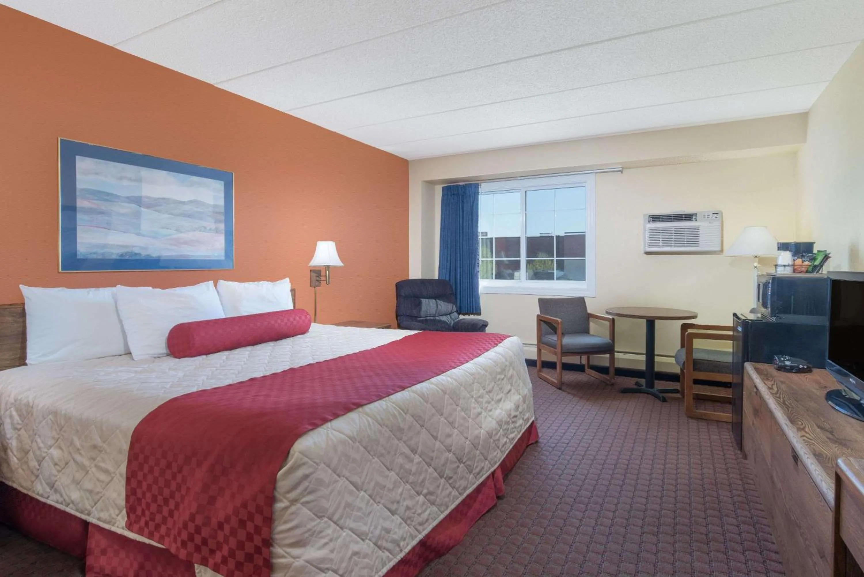 Photo of the whole room, Bed in Days Inn by Wyndham Minot