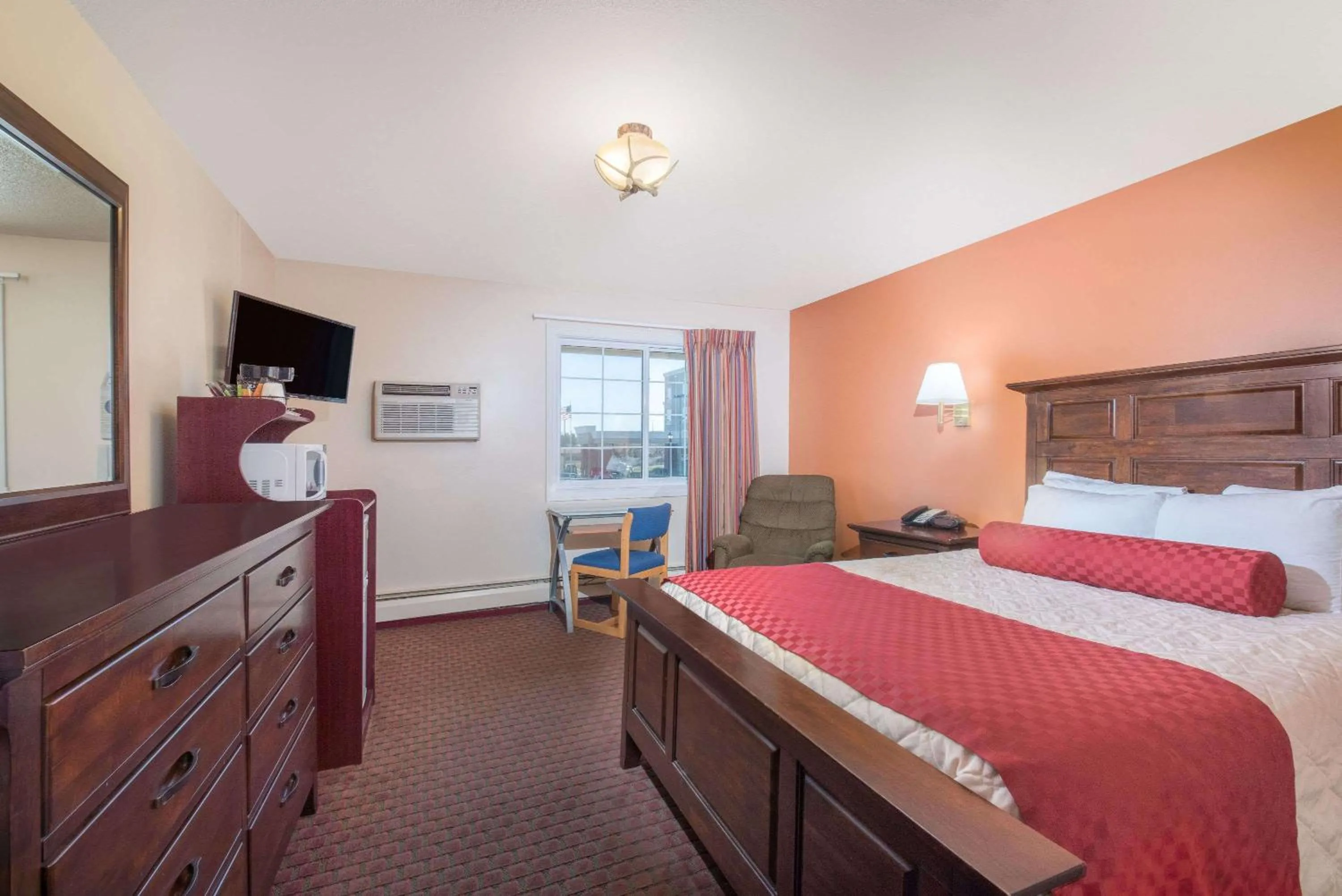 Photo of the whole room, Bed in Days Inn by Wyndham Minot