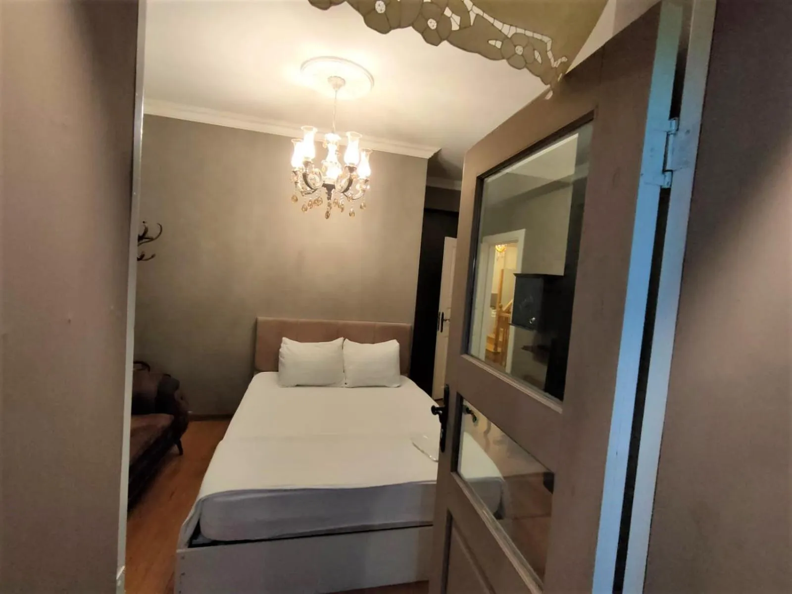 Bedroom, Bed in valide-maide hotel