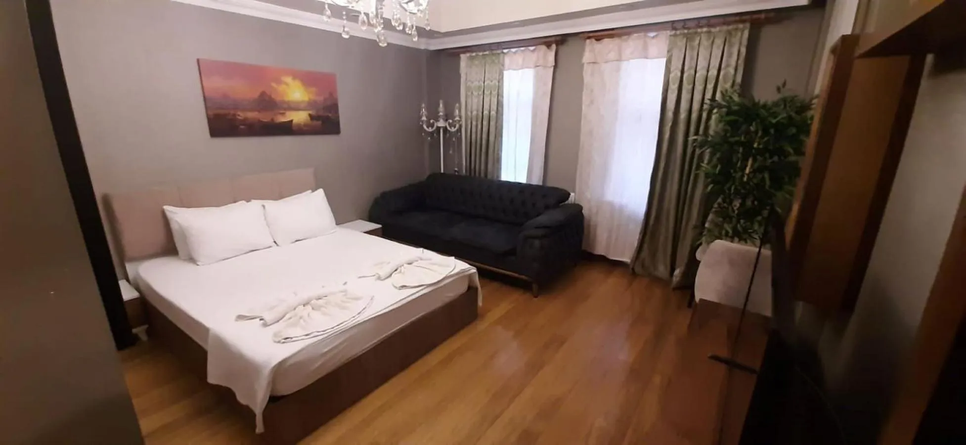 Bedroom, Bed in valide-maide hotel