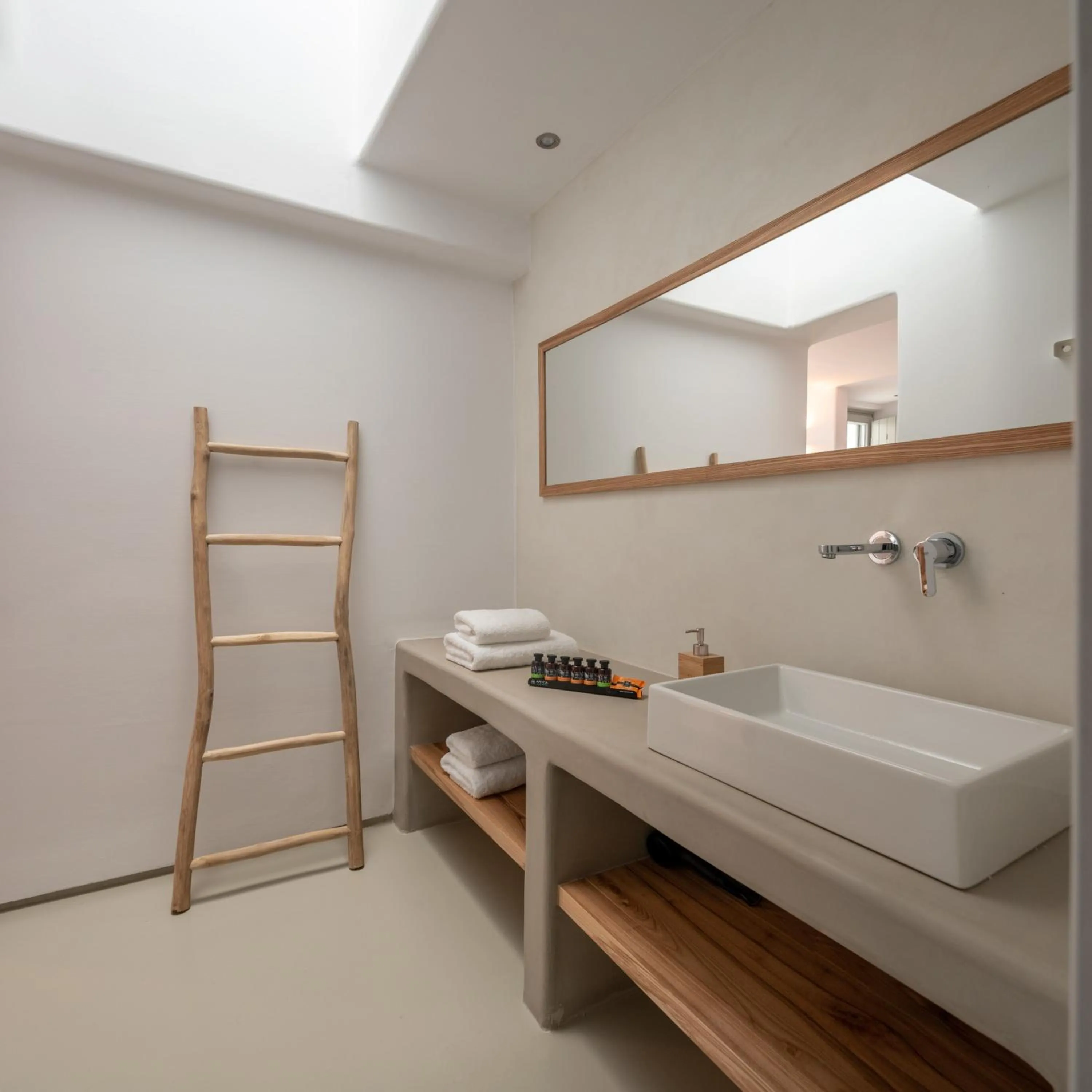 Bathroom in The Summit of Mykonos