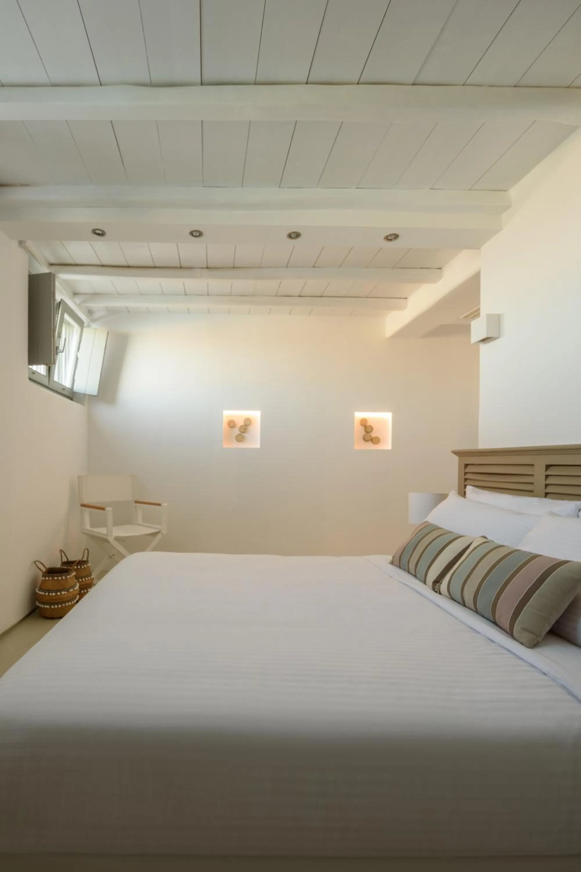 Photo of the whole room, Bed in The Summit of Mykonos