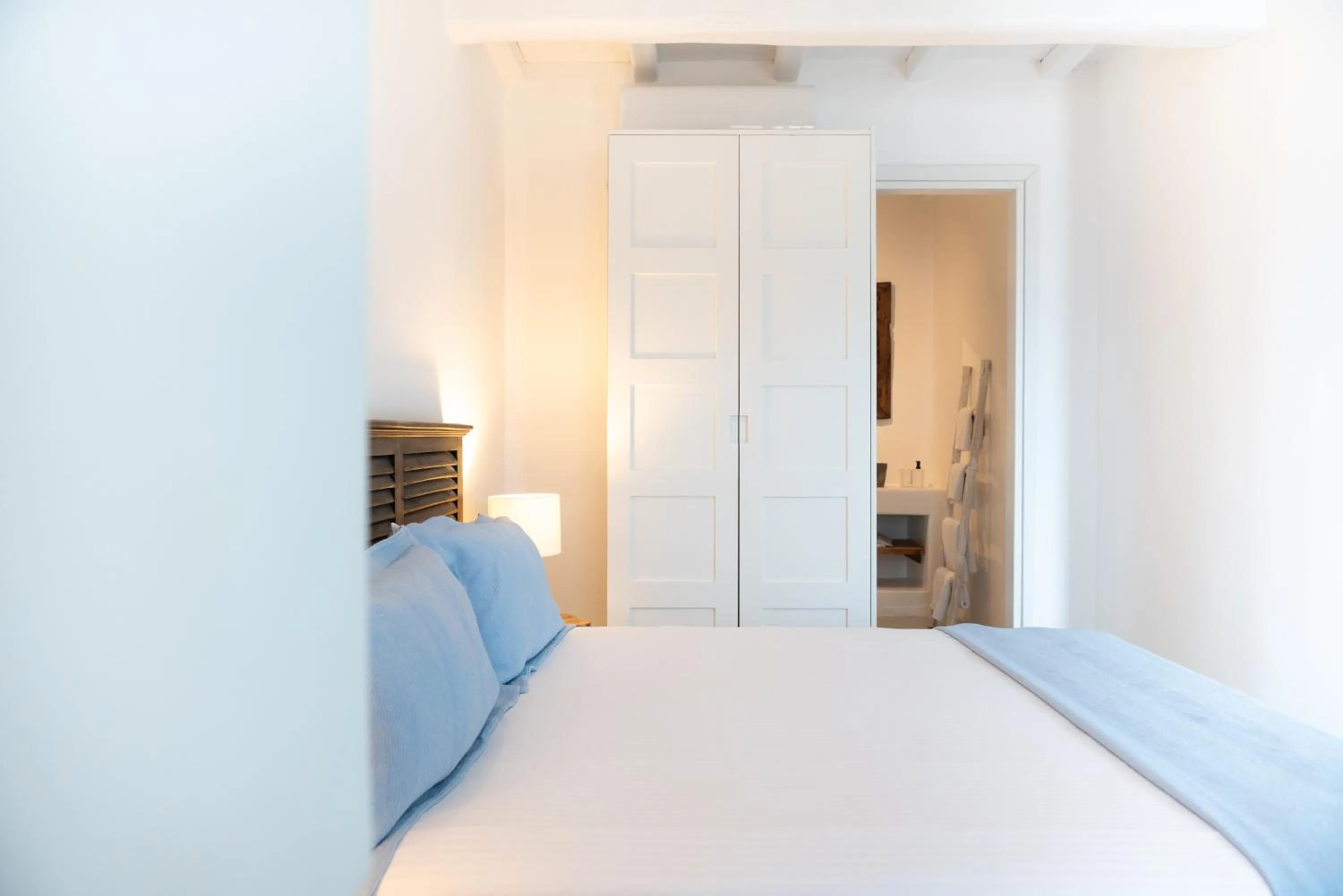 Bathroom, Bed in The Summit of Mykonos